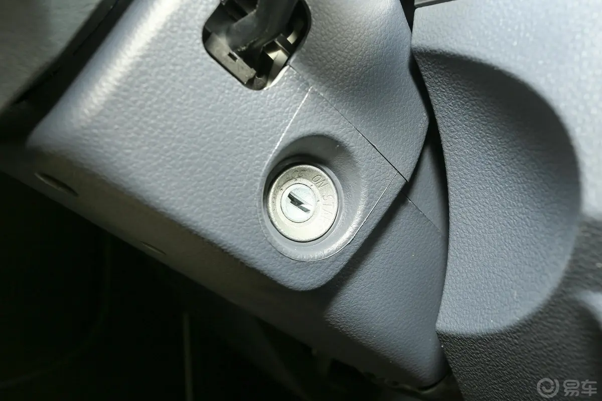 金杯小海狮X301.5L 客车财富单蒸空调版 5/6/7座 国VI钥匙孔或一键启动按键