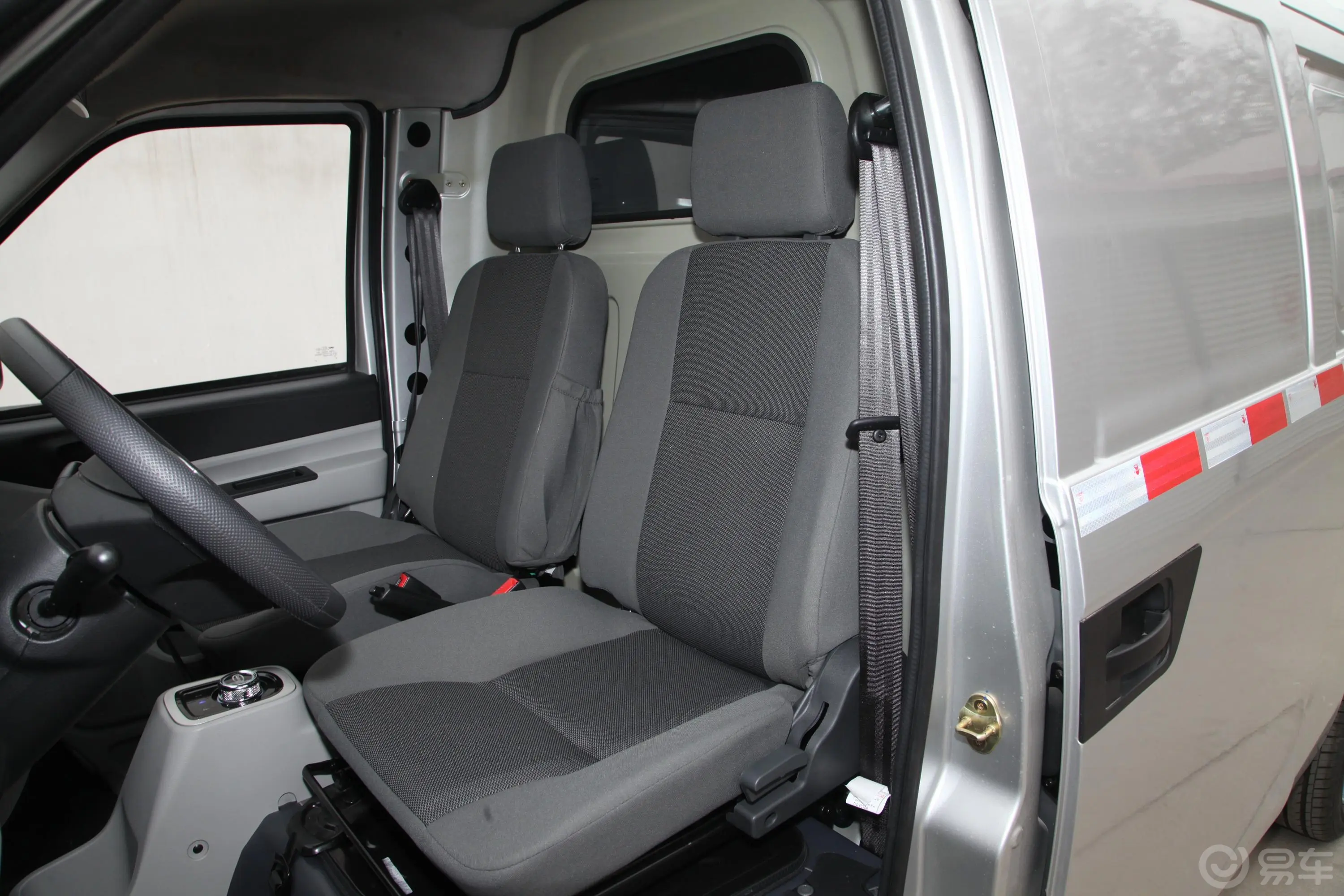 优优EV舒适型SQR5039驾驶员座椅