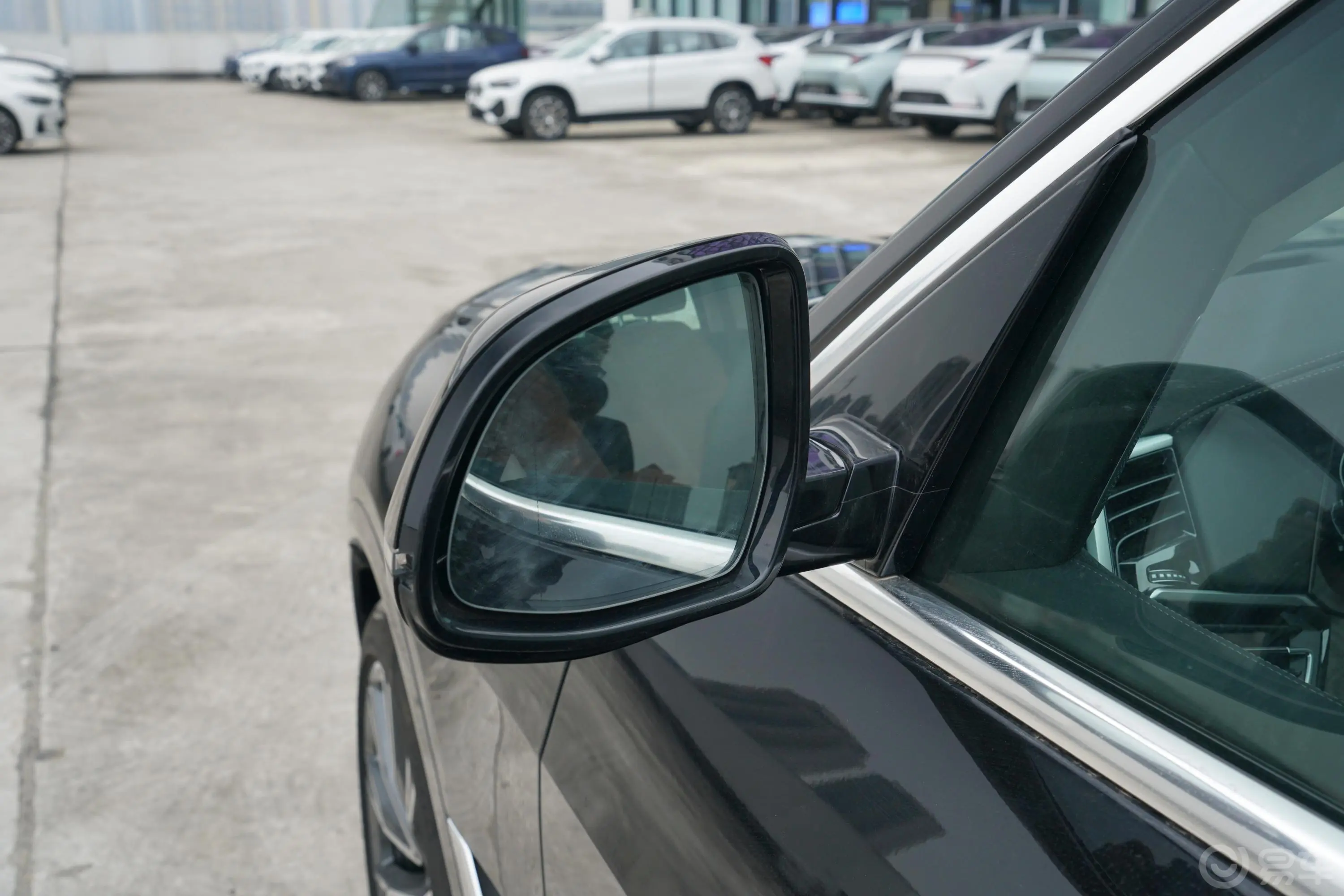 宝马X7xDrive40i 行政型 豪华套装后视镜镜面