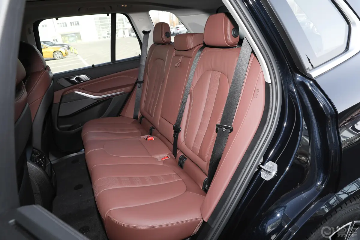 宝马X5 插电混动(进口)xDrive45e M运动套装后排座椅