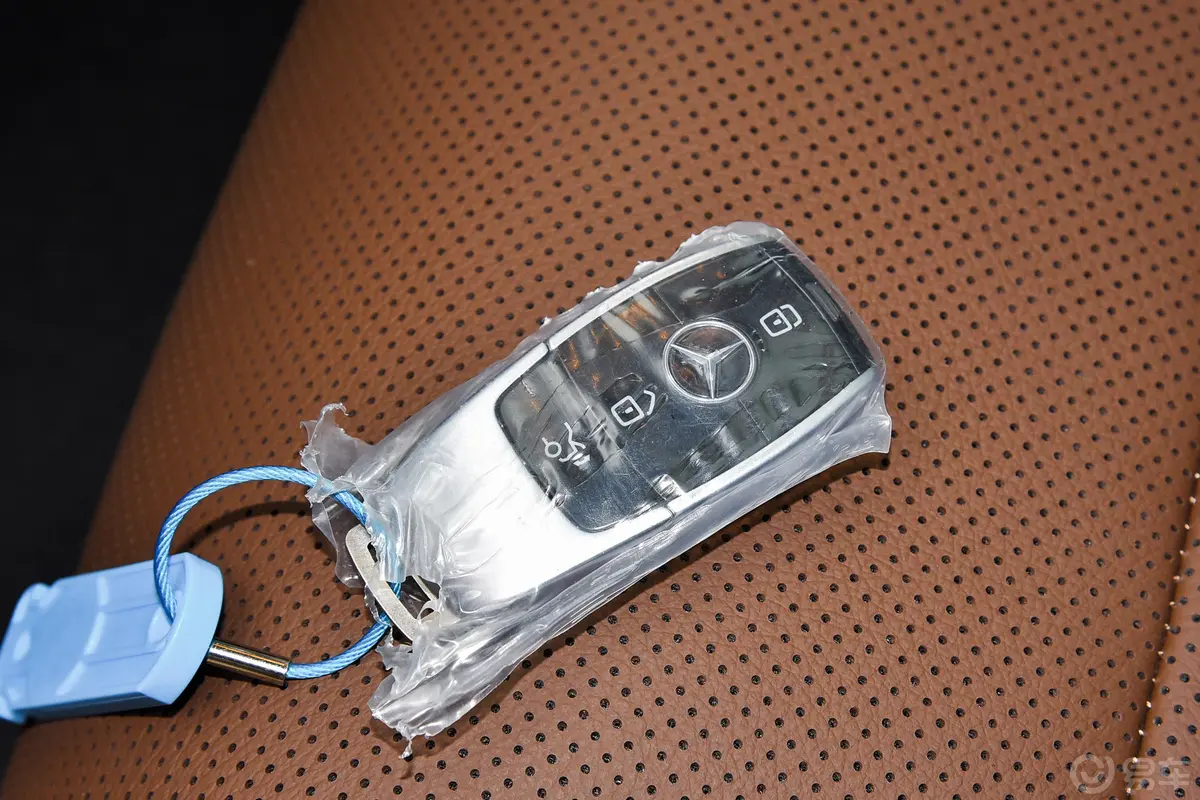 奔驰E级改款 E 300 L 运动尊贵型钥匙正面