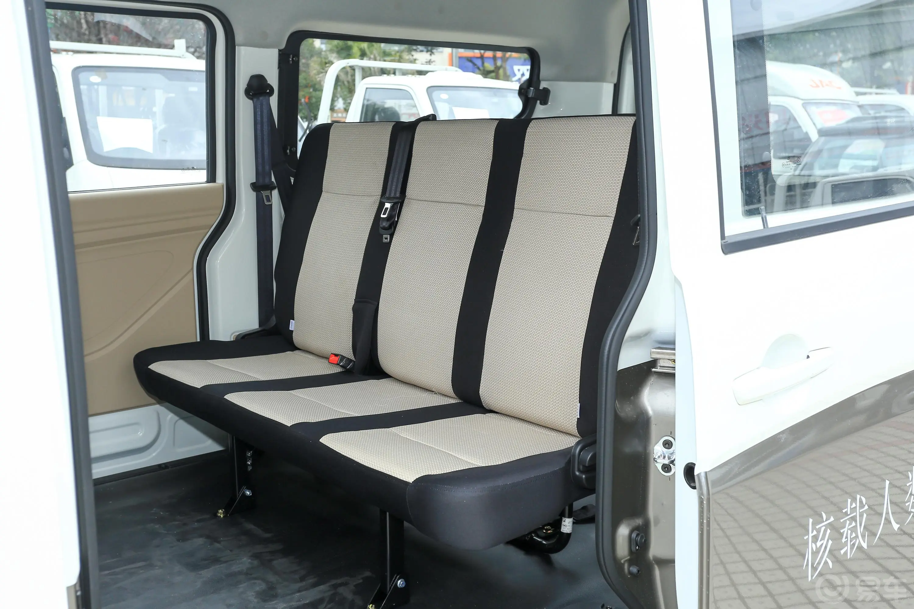 跨越星V31.5L 客车舒适型 5座后排座椅