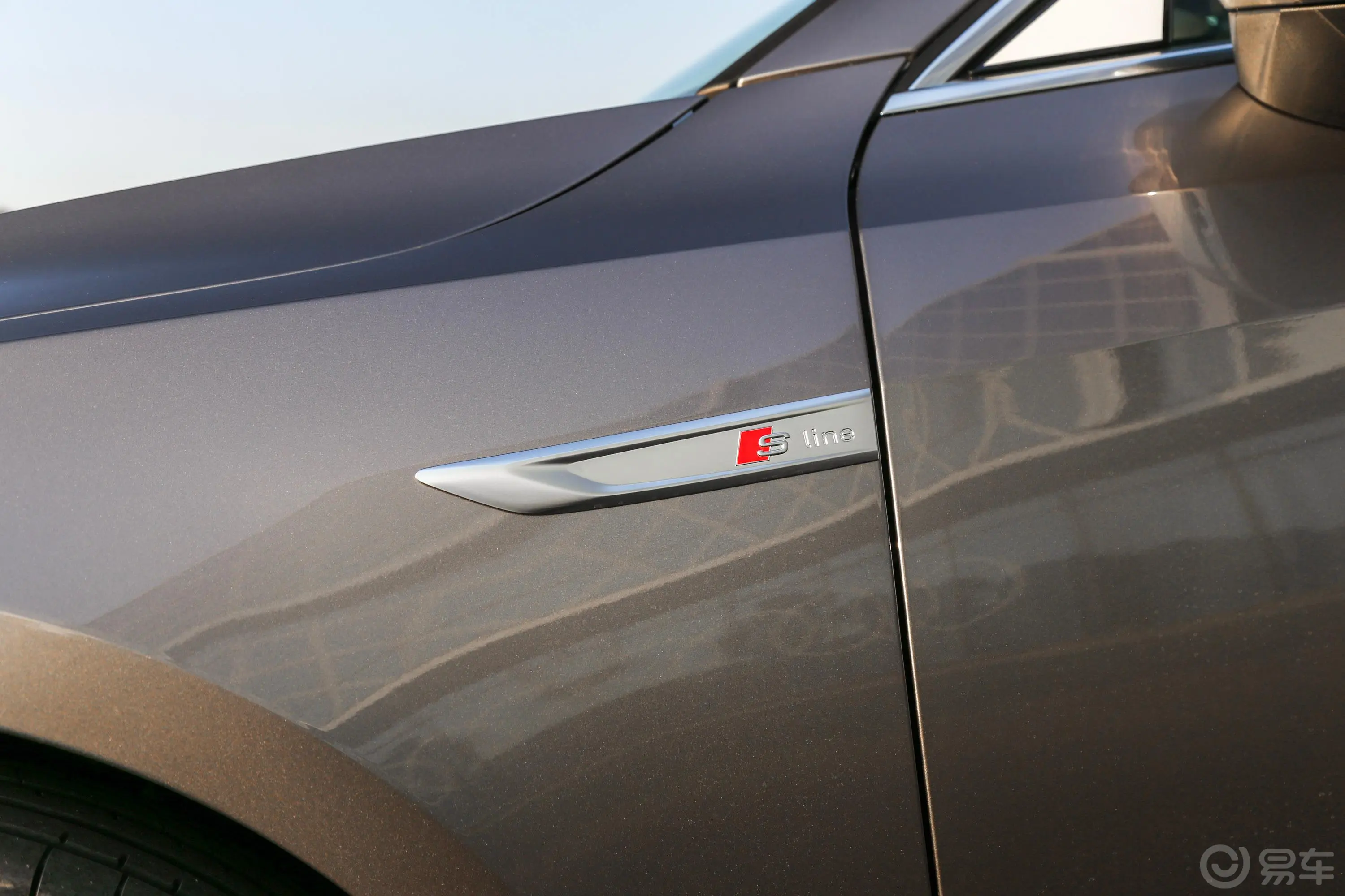 奥迪A7L45 TFSI quattro S-line 见远型 流晶套装外观细节