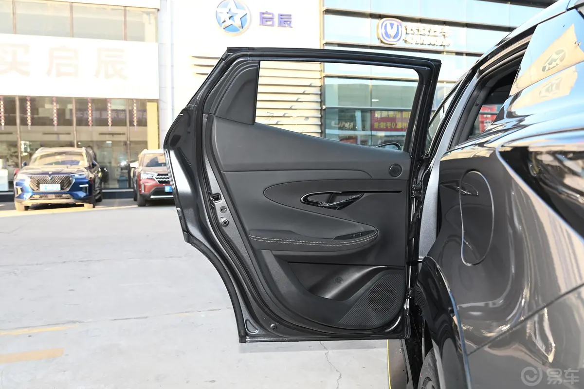 长安UNI-T运动版 1.5T 双离合尊贵型驾驶员侧后车门