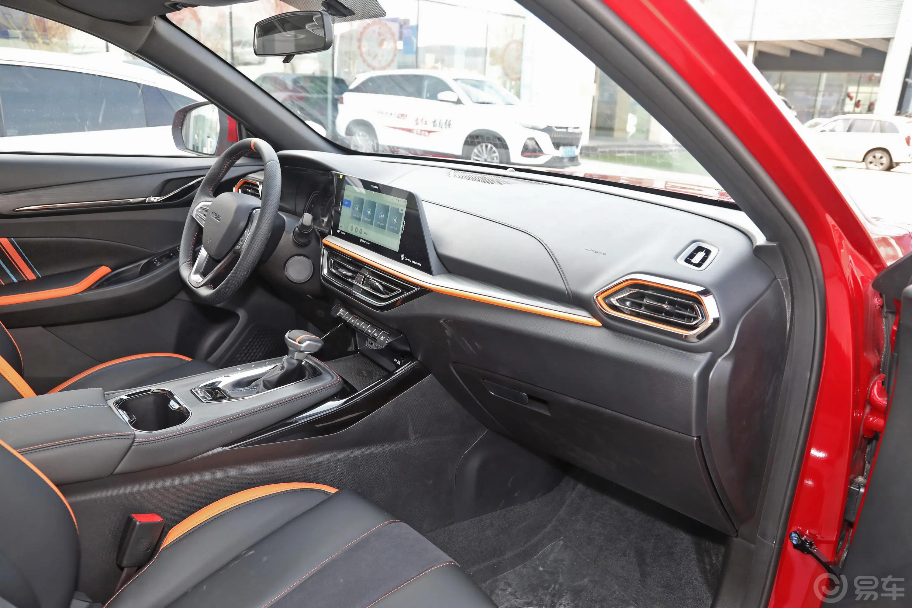 长安欧尚X5运动版 1.5T 双离合旋风冲锋型内饰全景副驾方向