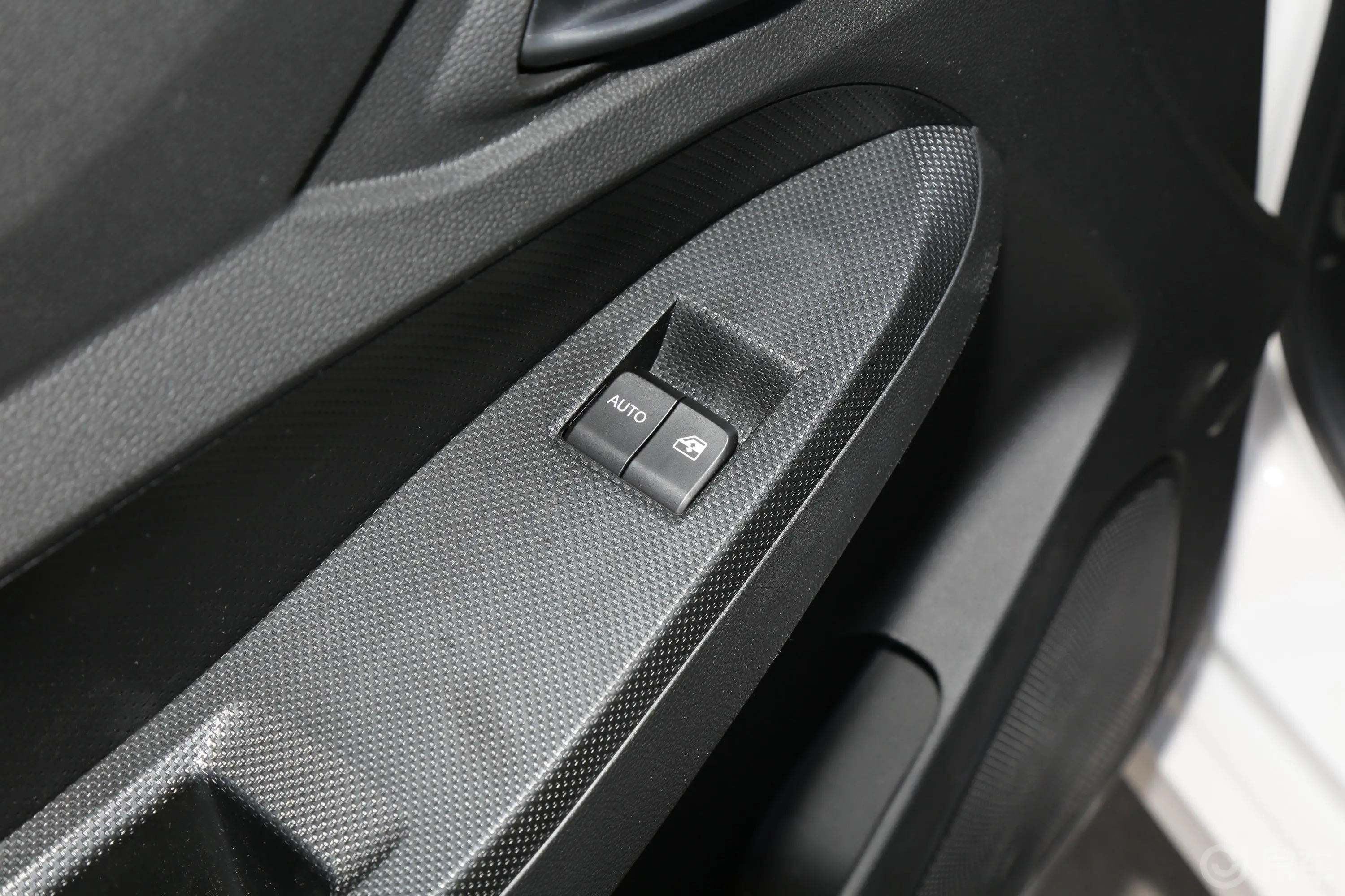 五菱宏光S1.5L 手动 舒适型车窗调节整体
