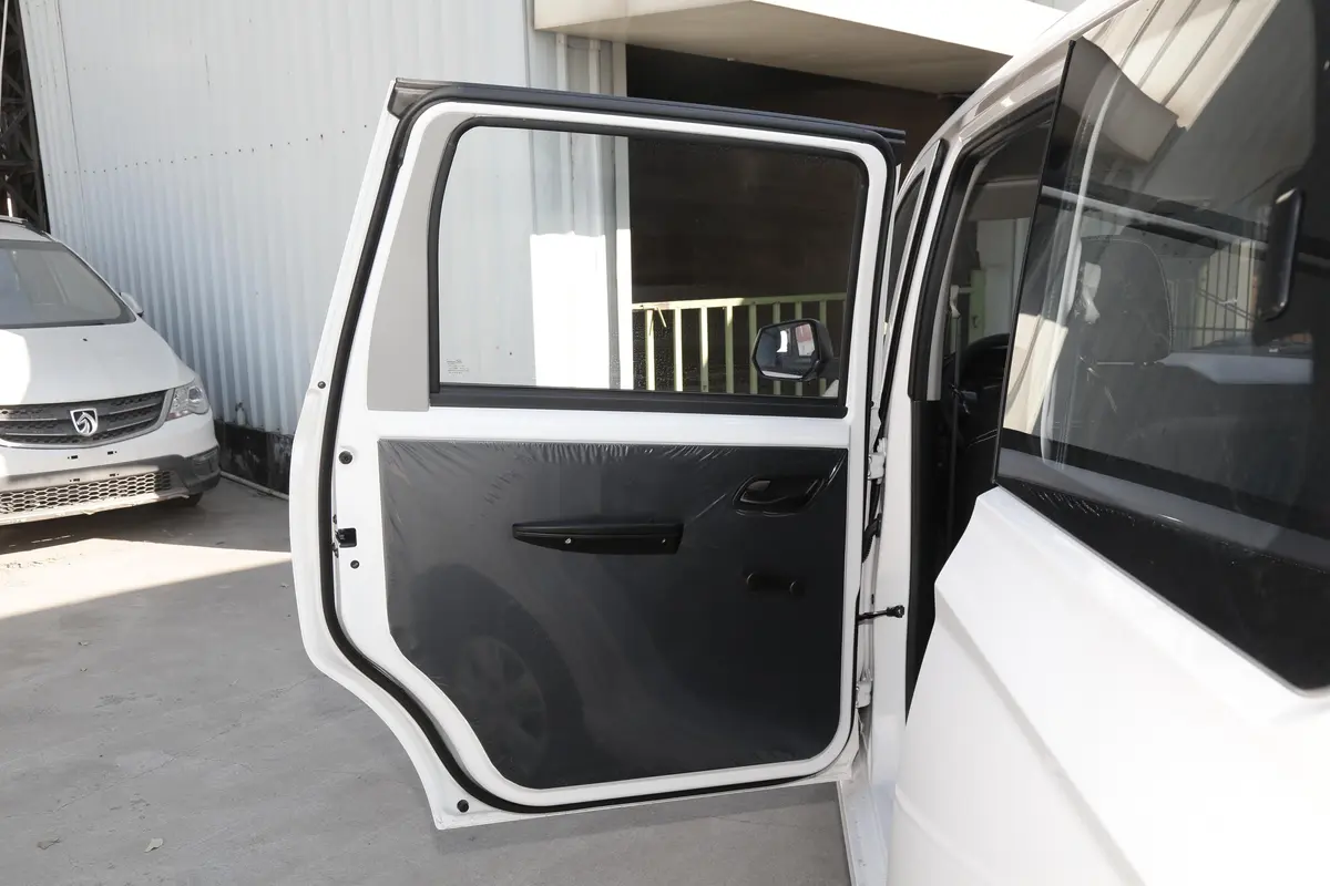 五菱宏光S1.5L 手动 舒适型驾驶员侧后车门