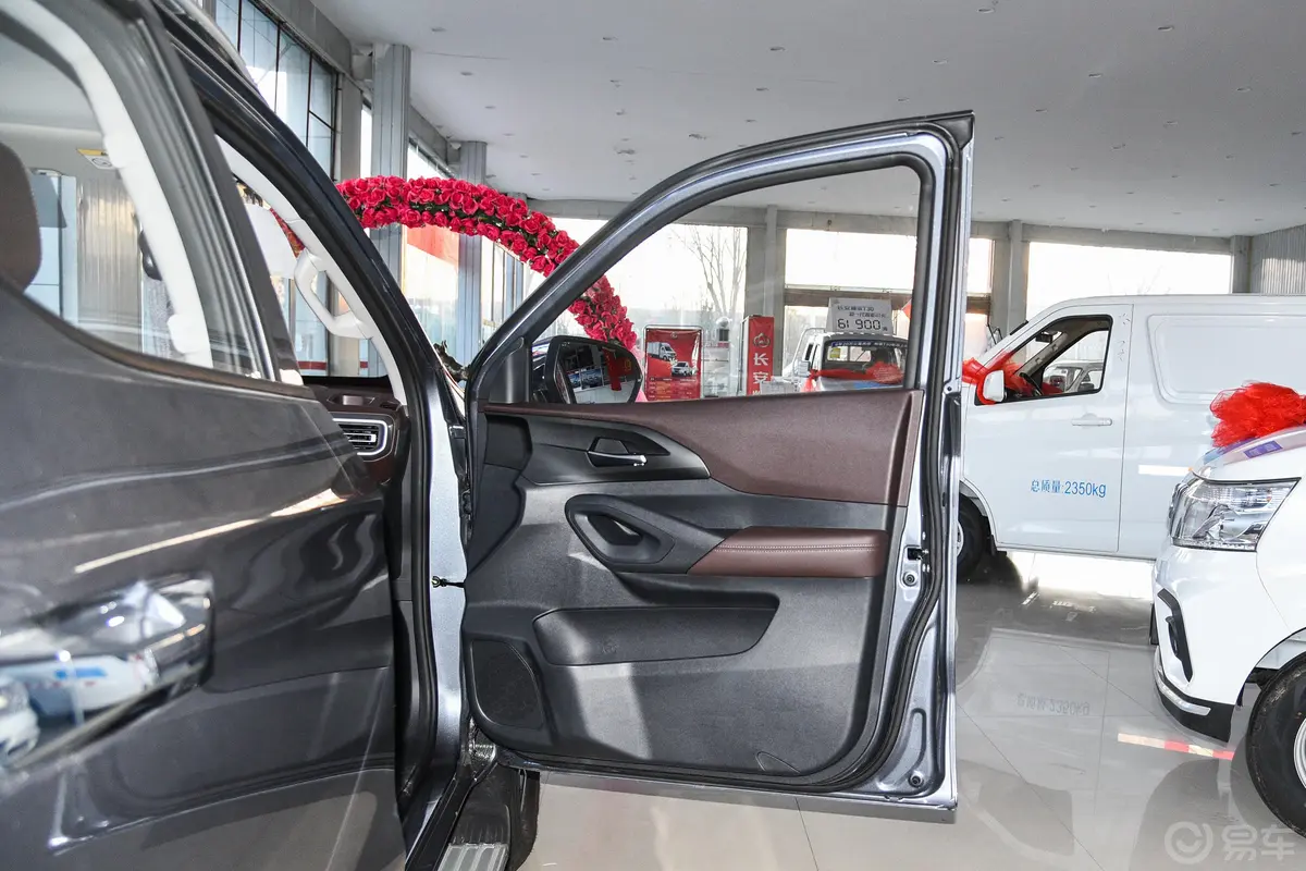 凯程F702.5T 手动 四驱 长轴 卓越版 柴油副驾侧前车门