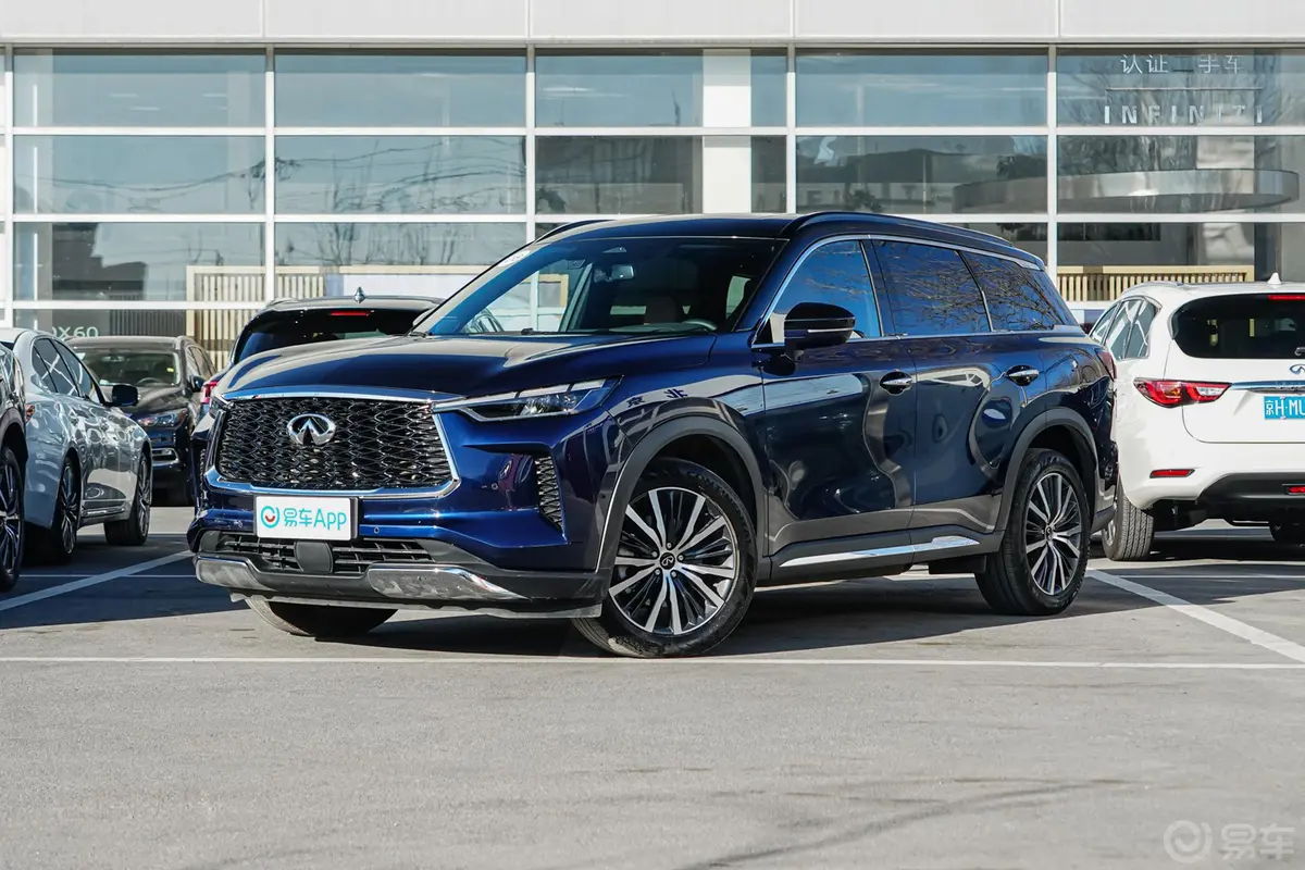 英菲尼迪QX602.0T 手自一体 四驱 旗舰版侧前45度车头向左水平