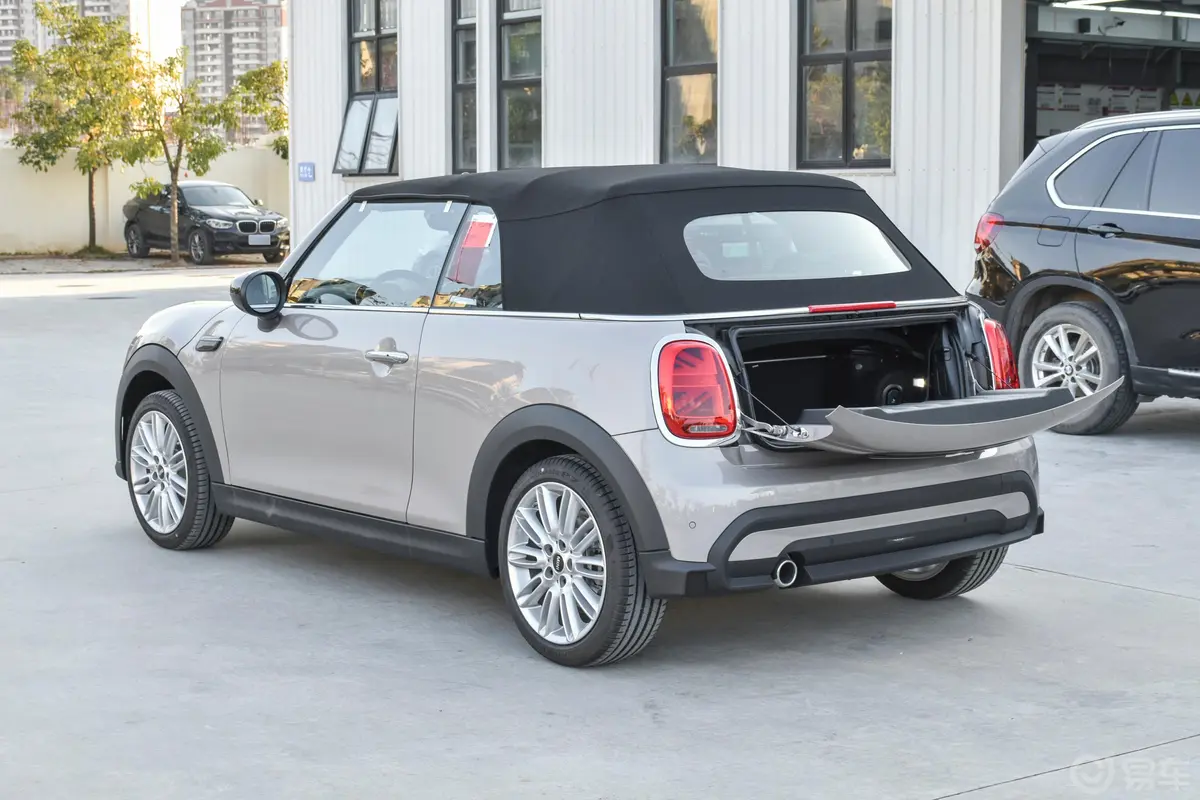 MINI CABRIO改款 1.5T COOPER CABRIO 经典派后备厢开启45度侧拍