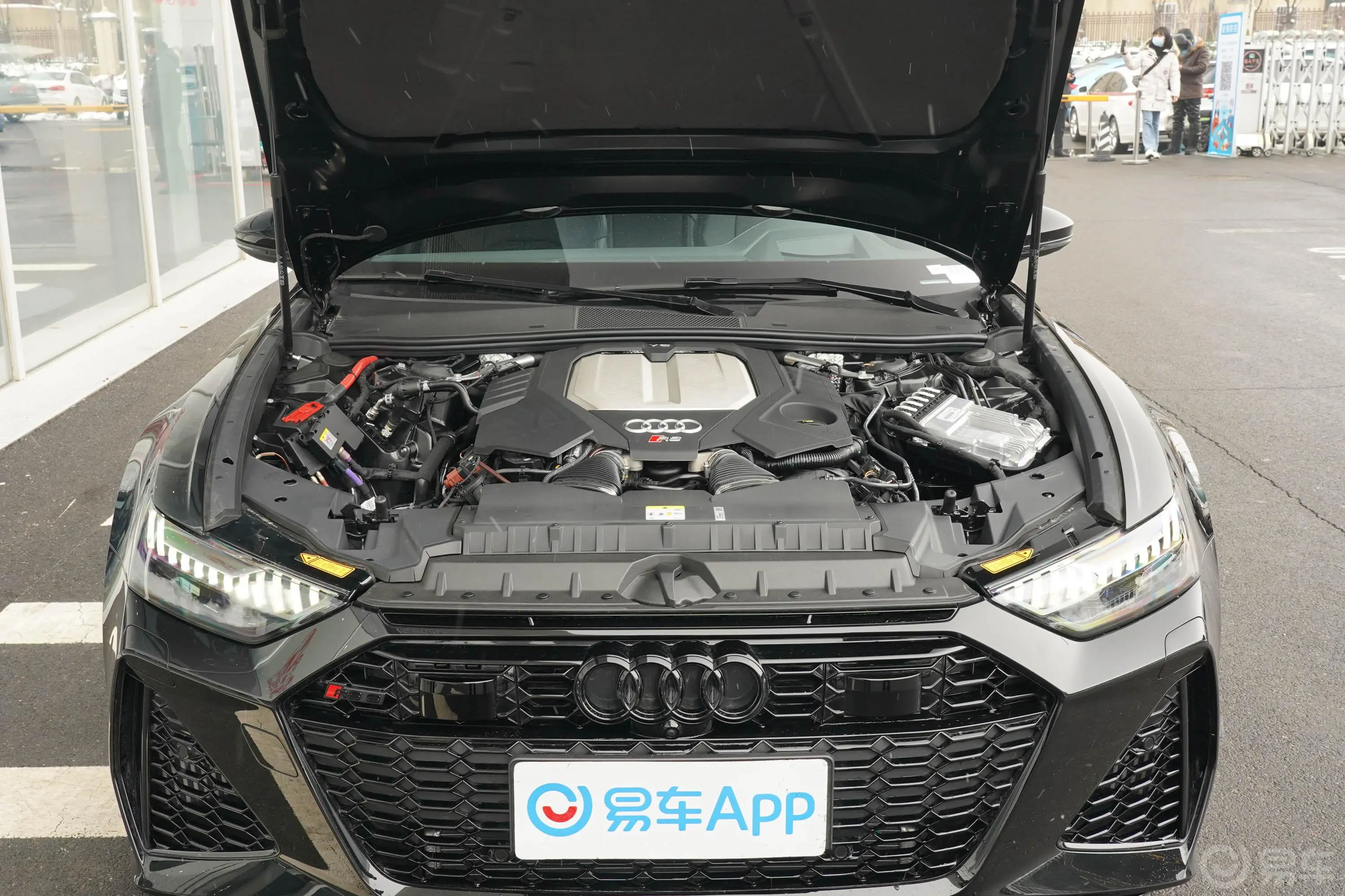 奥迪RS 64.0T Avant发动机舱整体