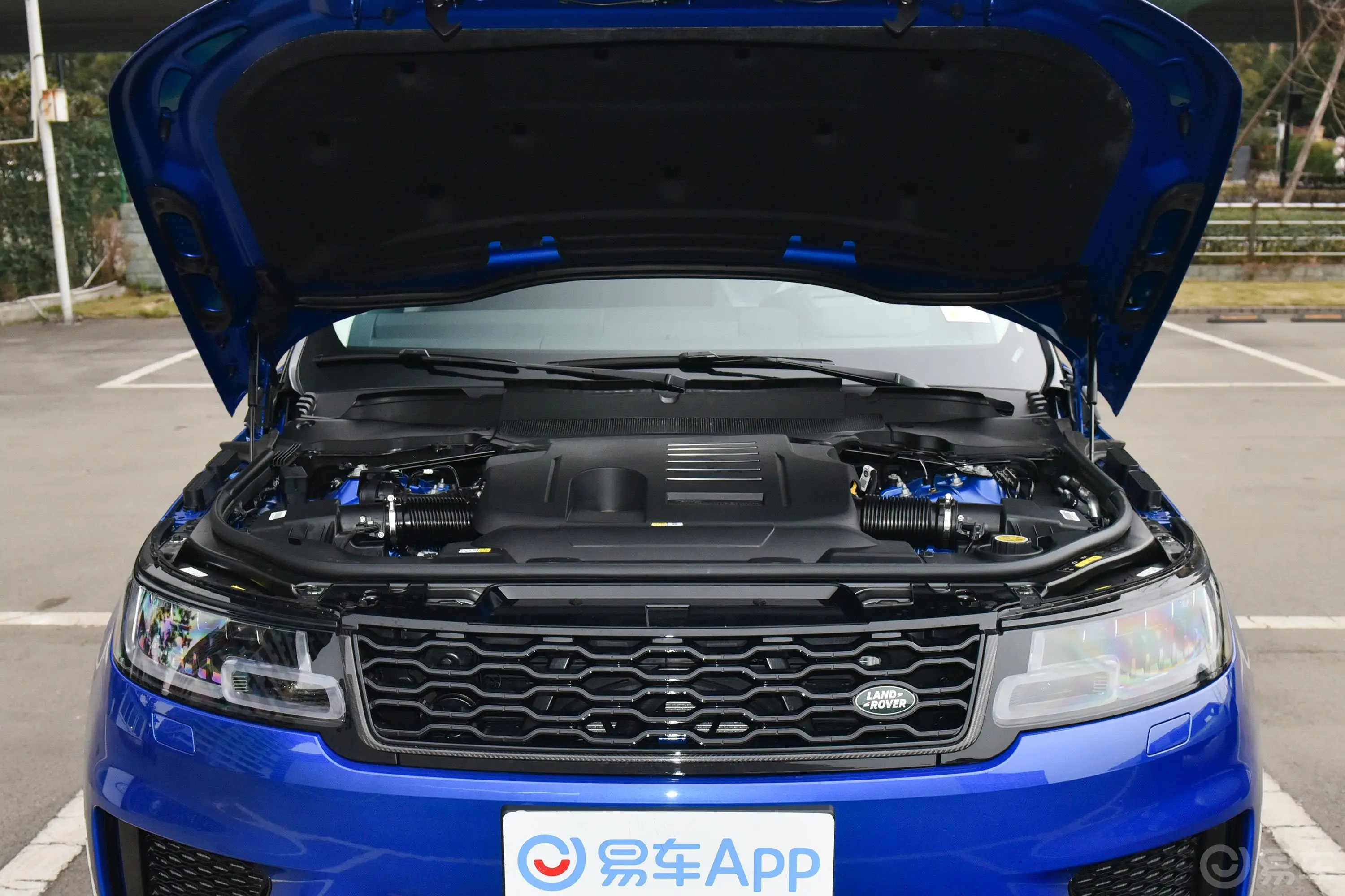 揽胜运动版3.0 L6 HST外观