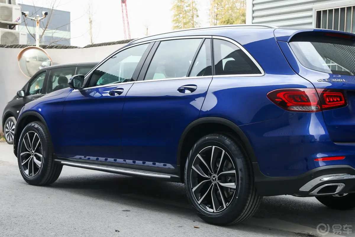 奔驰GLC改款 GLC 300 L 4MATIC 动感型外观