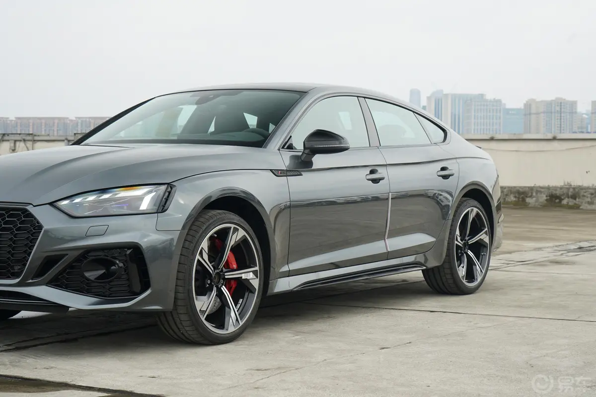 奥迪RS 52.9T Sportback 黑曜版外观细节