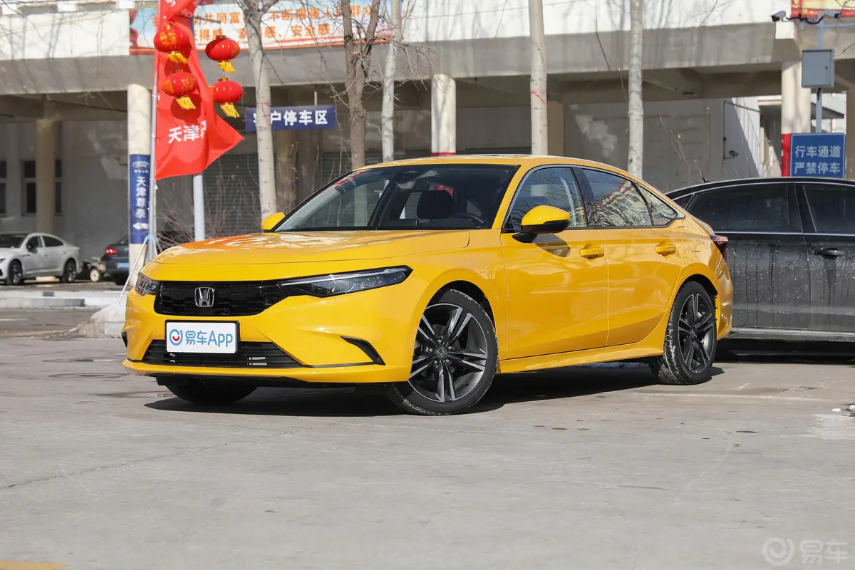 型格240TURBO CVT尊享版侧前45度车头向左水平