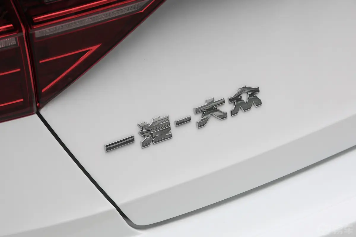 速腾200TSI 手动飞越版外观