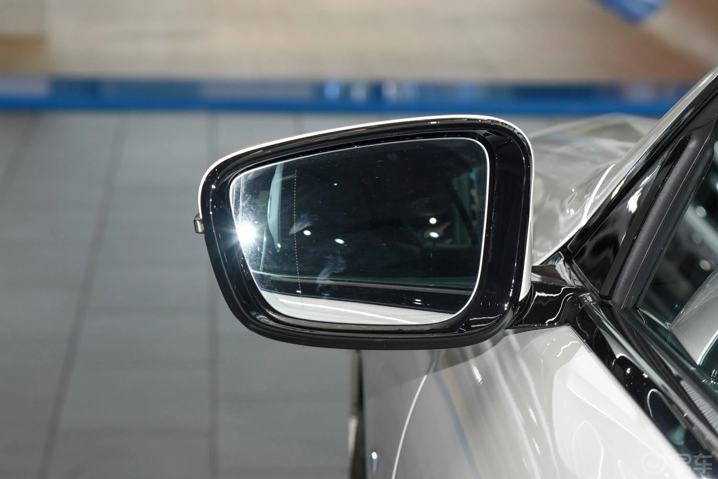 宝马8系改款 四门轿跑车 840i M运动套装后视镜镜面