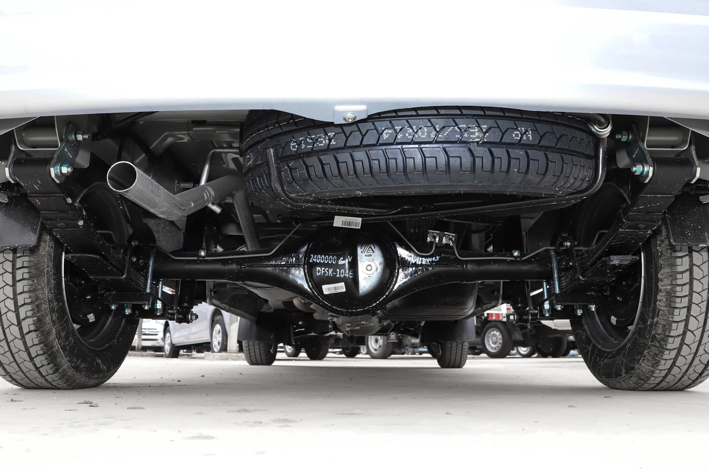 东风小康K07S1.3L 手动 高功版精典型后悬架整体