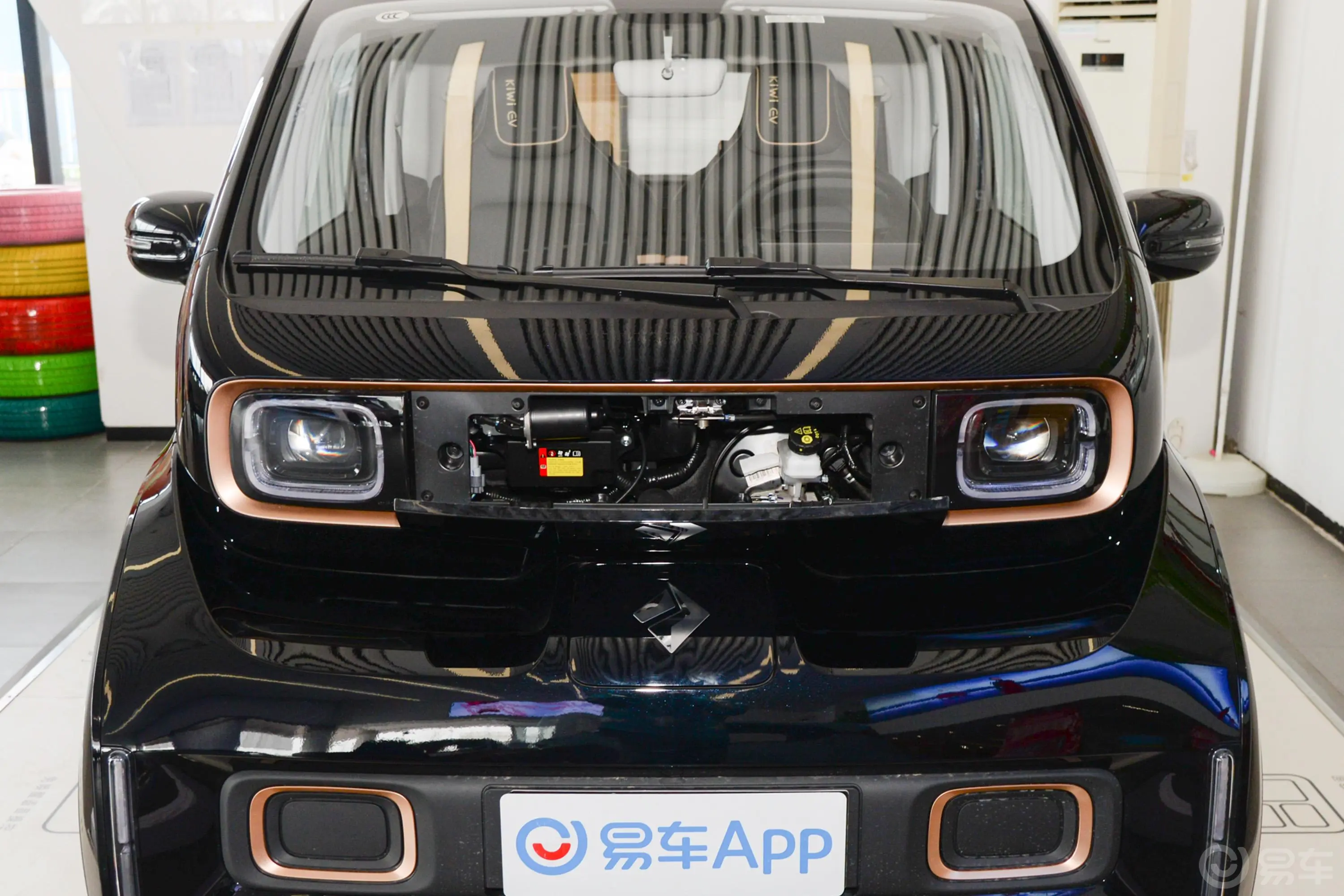 宝骏KiWi EV305km 艺术家轻享版 多氟多新能源31.9kWh三元锂发动机舱整体