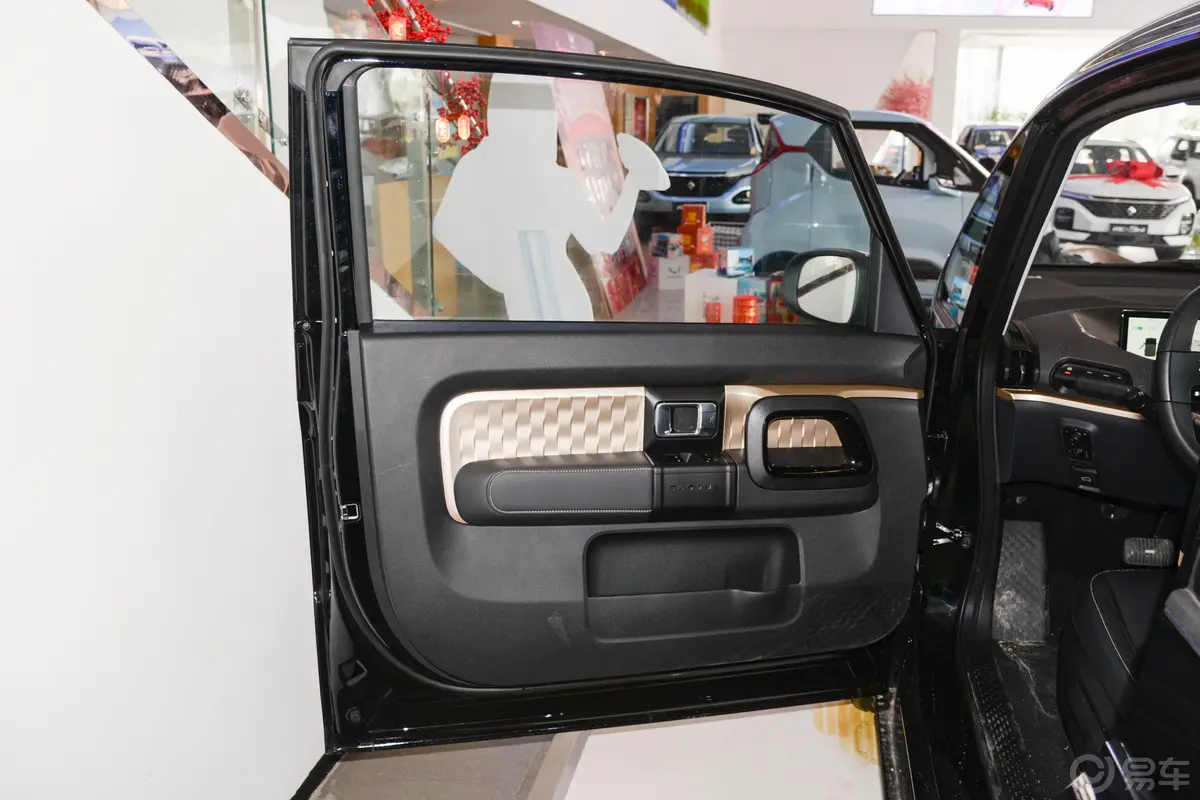 宝骏KiWi EV305km 艺术家轻享版 多氟多新能源31.9kWh三元锂驾驶员侧前车门