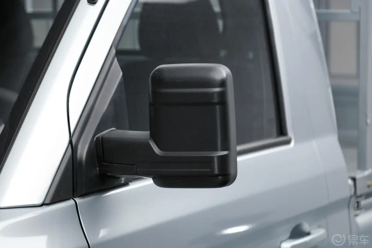 长安星卡PLUS仓栅车 1.6L 手动 单排舒适空调版外观
