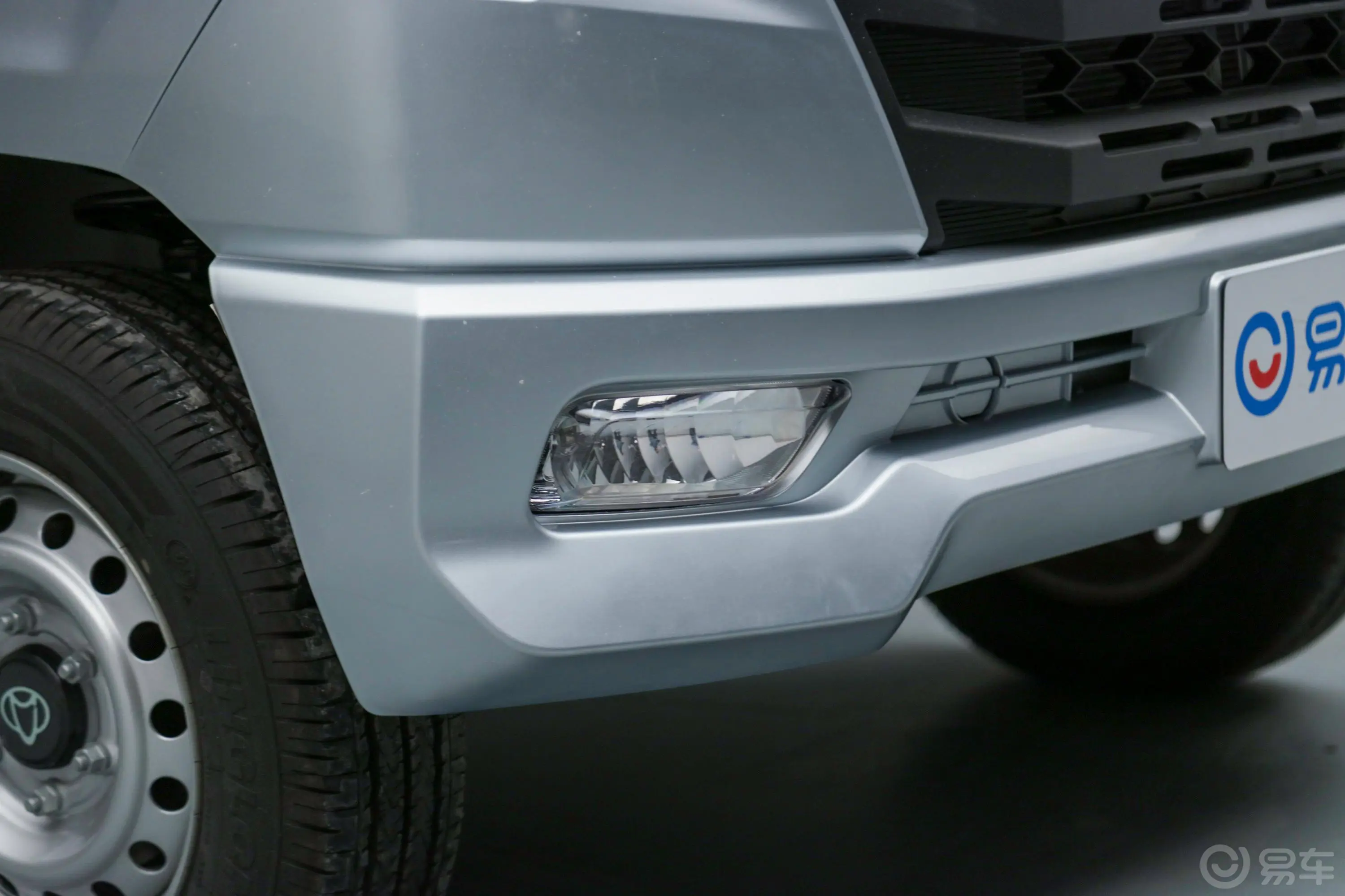 长安星卡PLUS钢板厢货 1.6L 手动 单排舒适空调版外观