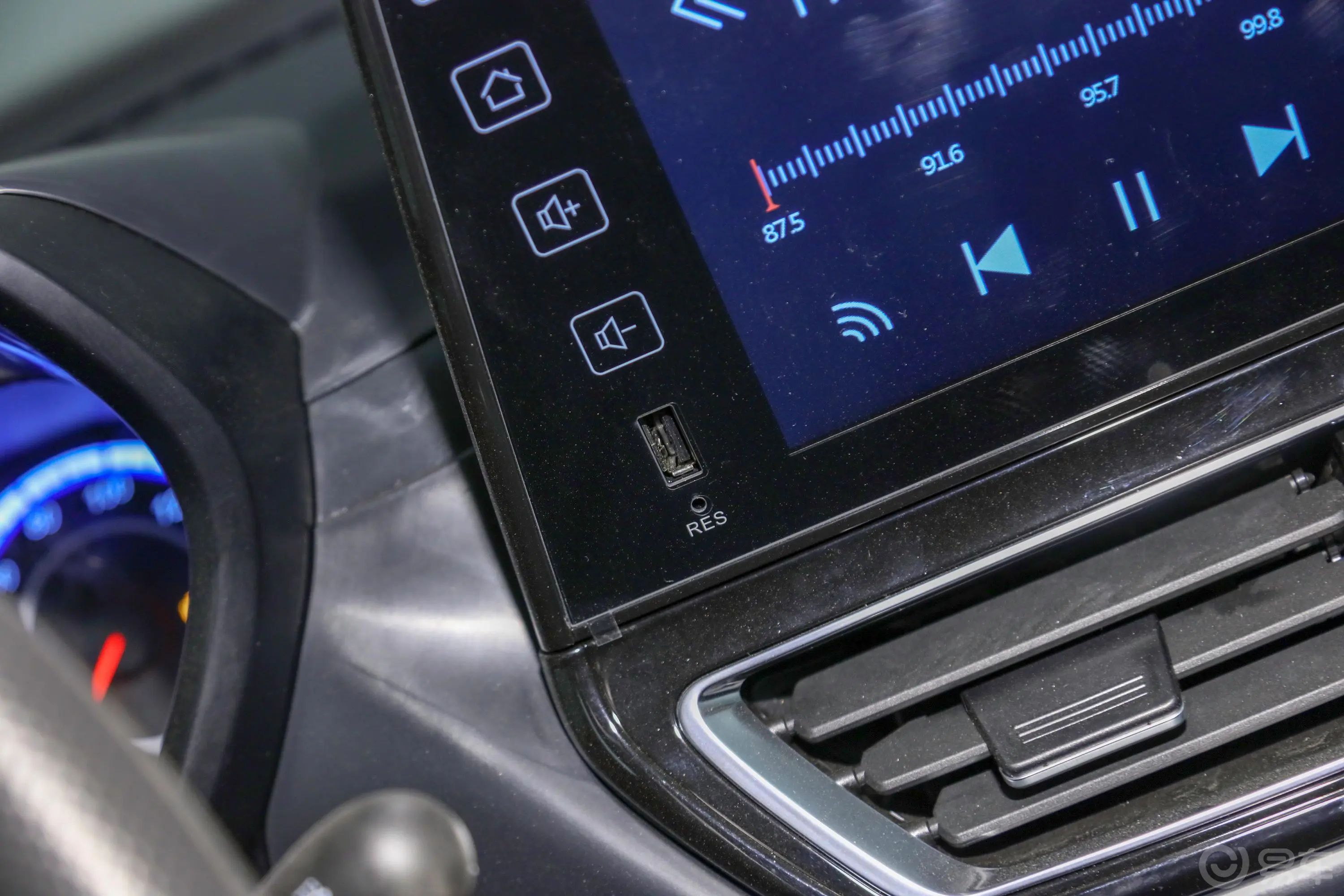长安星卡PLUS钢板厢货 1.6L 手动 单排舒适空调版内饰