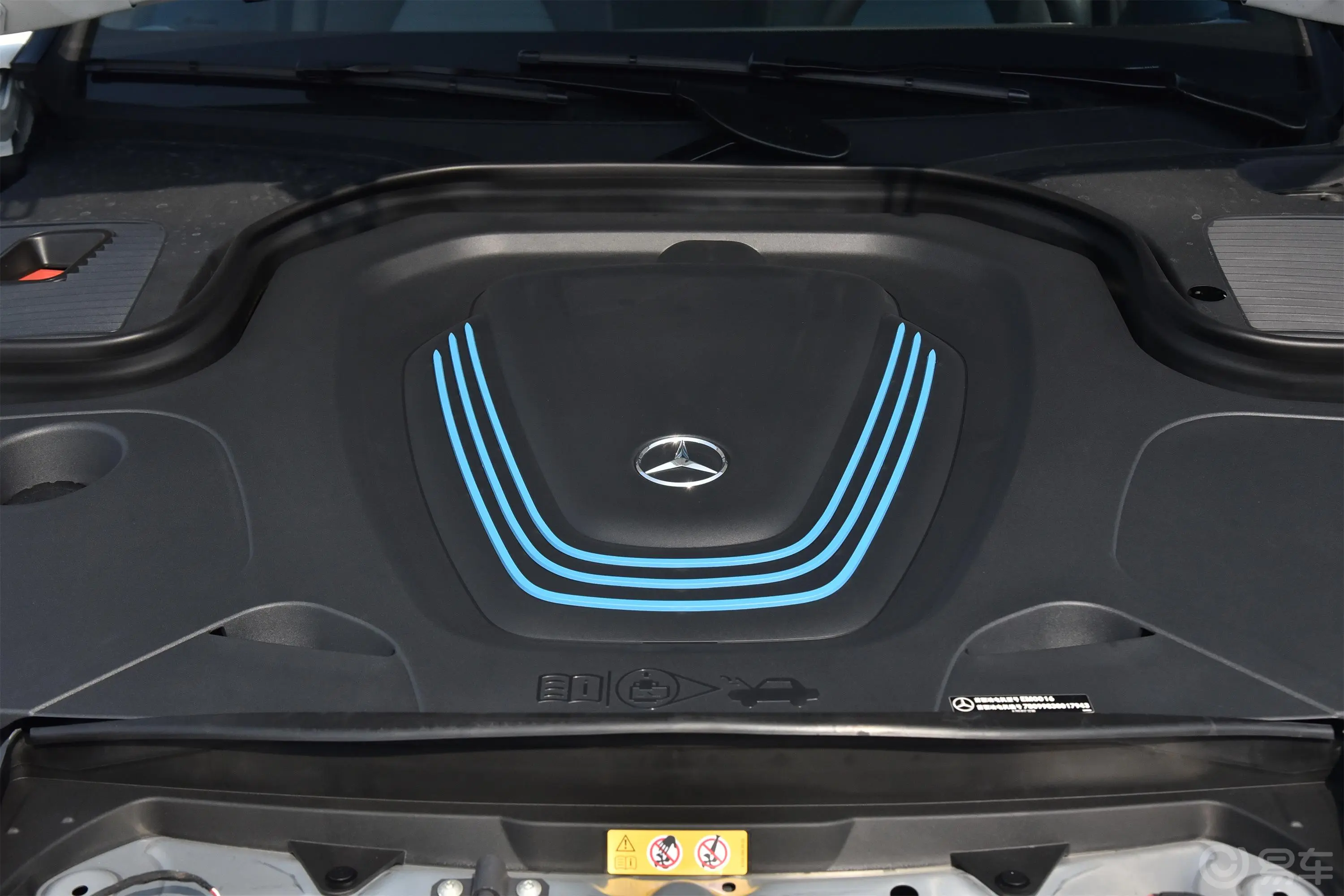 奔驰EQCEQC 350 4MATIC 特别版外观