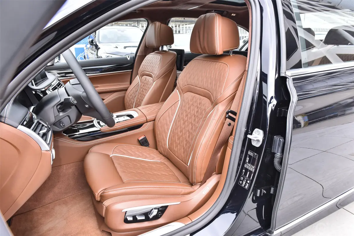 宝马7系改款 750Li xDrive V8 豪华套装内饰