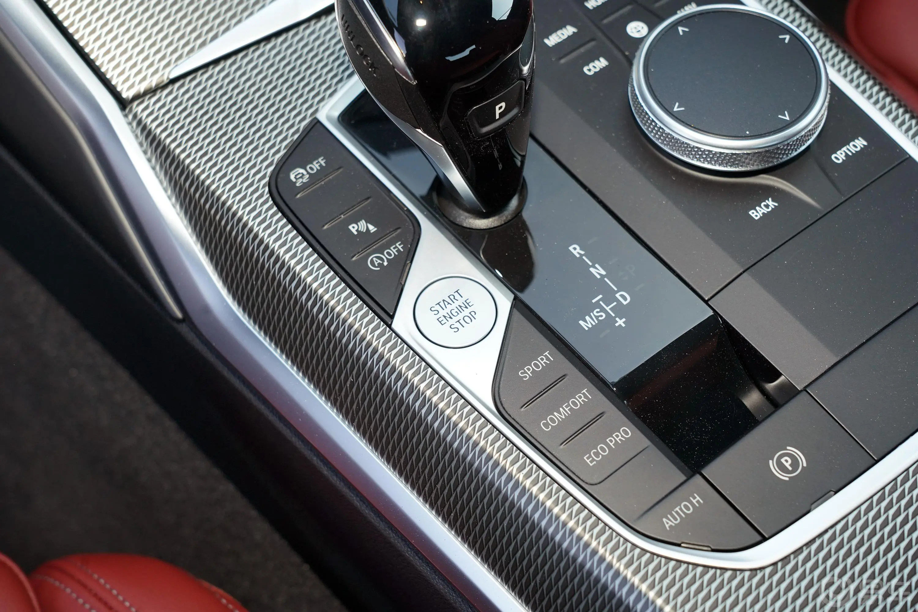 宝马4系双门轿跑车 425i 时尚型 M运动曜夜套装钥匙孔或一键启动按键
