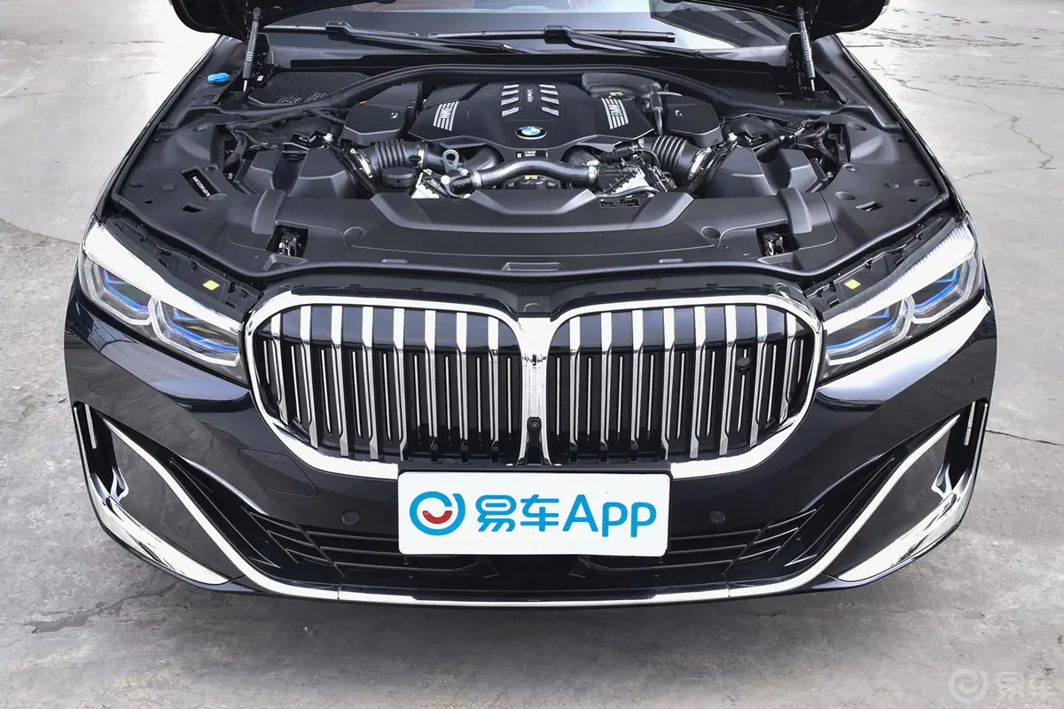 宝马7系改款 750Li xDrive V8 豪华套装外观