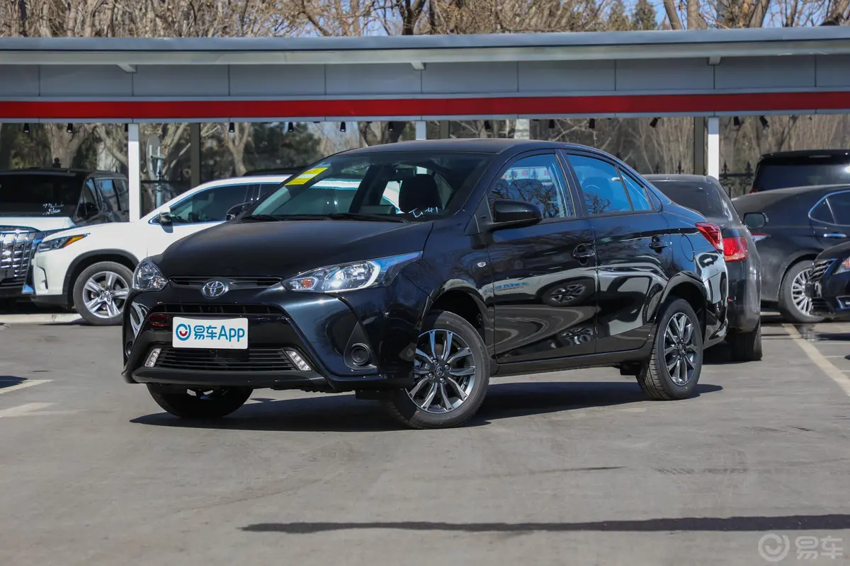 YARiS L 致享1.5L CVT 豪华PLUS版侧前45度车头向左水平