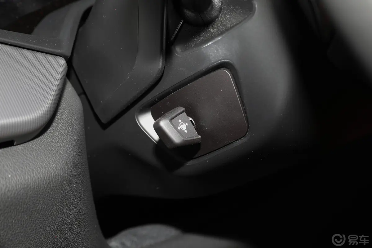 宝马X6xDrive40i 尊享型 M运动套装方向盘调节