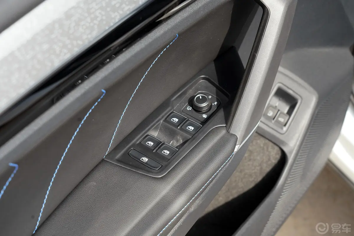 探岳GTE 插电混动1.4T 尊贵型车窗调节整体