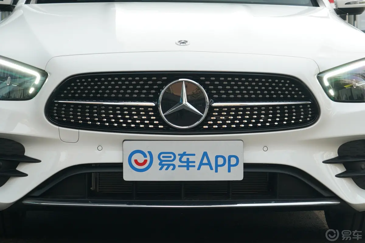 奔驰E级改款 E 260 L 运动型外观