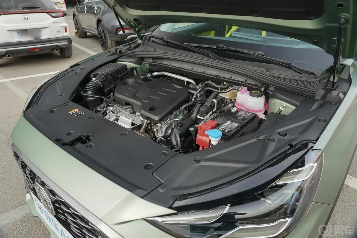 MG ONE质享生活 1.5T CVT β 大满足1228版前舱整体