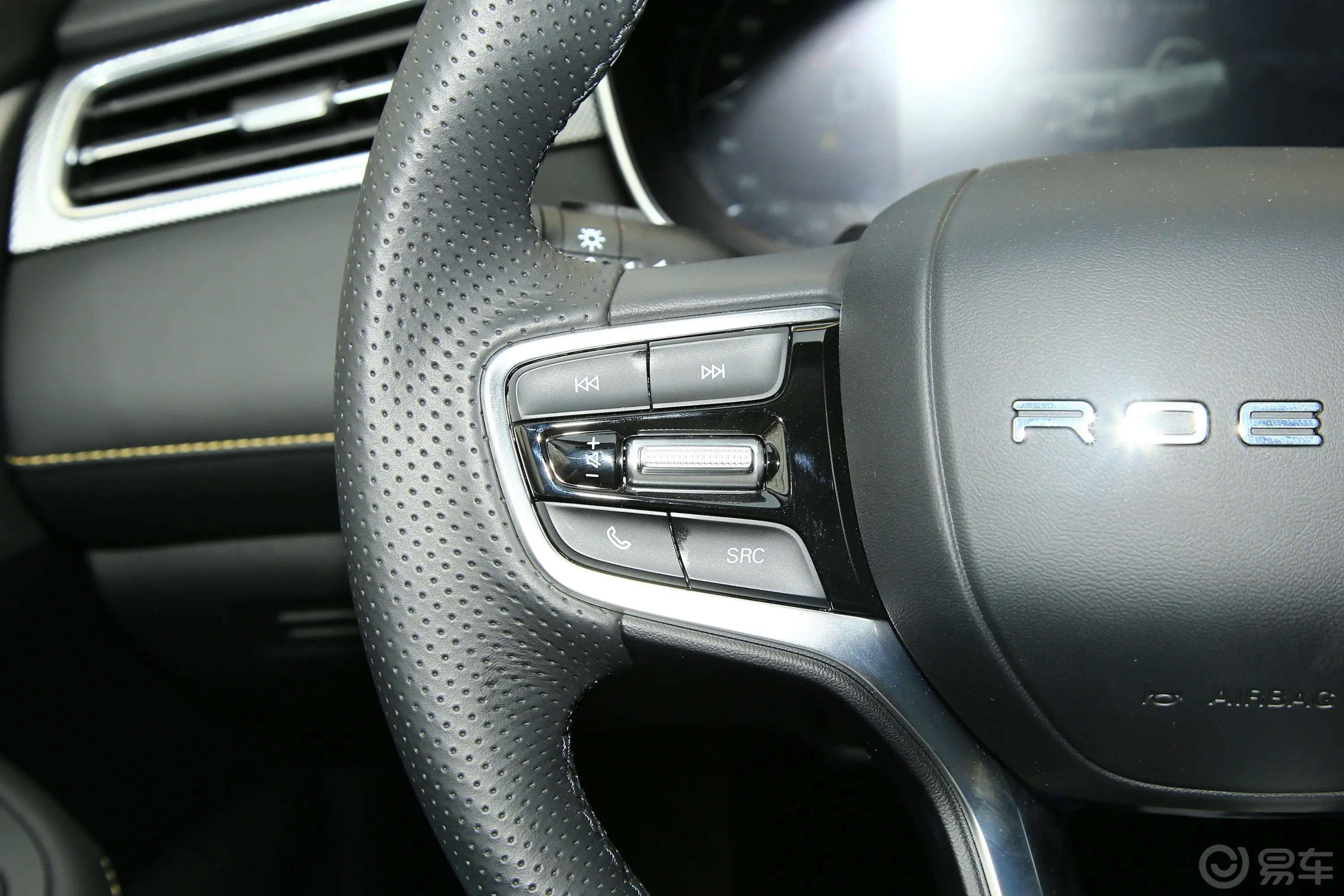 荣威i6 MAX EV500天幕尊享版左侧方向盘功能按键