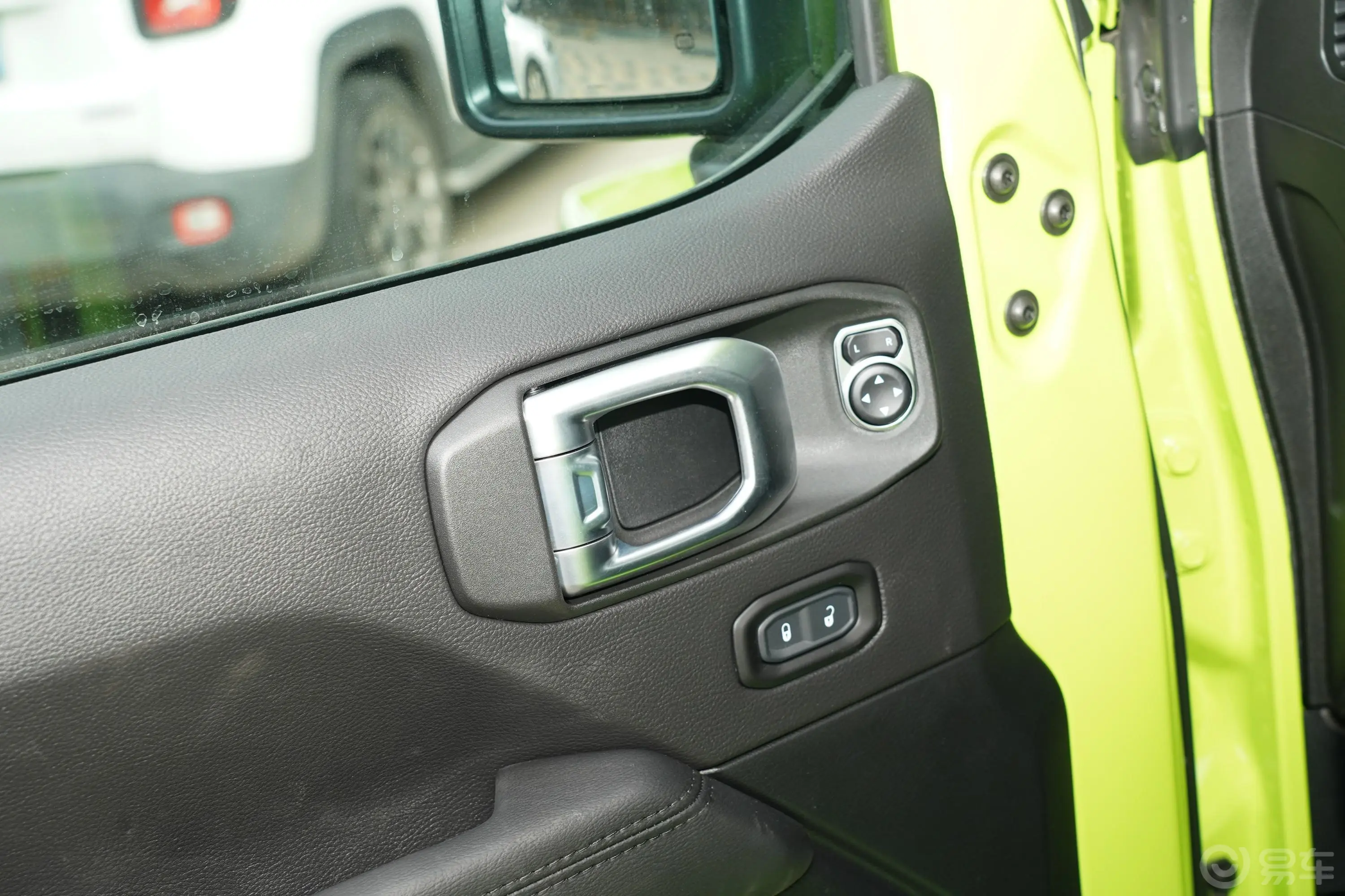牧马人2.0T 高地 阿拉斯加极光绿 四门特别版车窗调节整体
