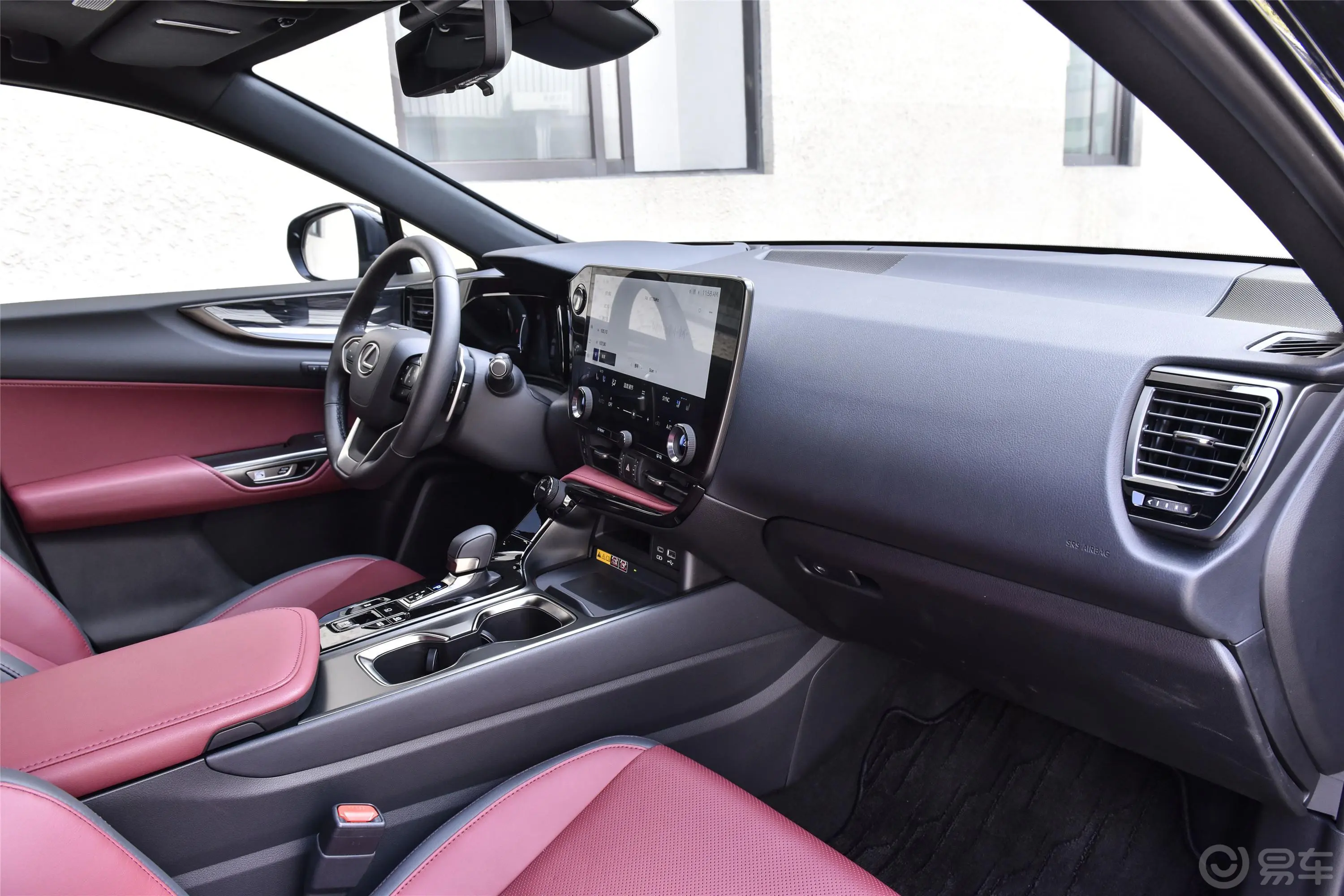 雷克萨斯NX 插电混动400h+ 畅领版内饰全景副驾驶员方向