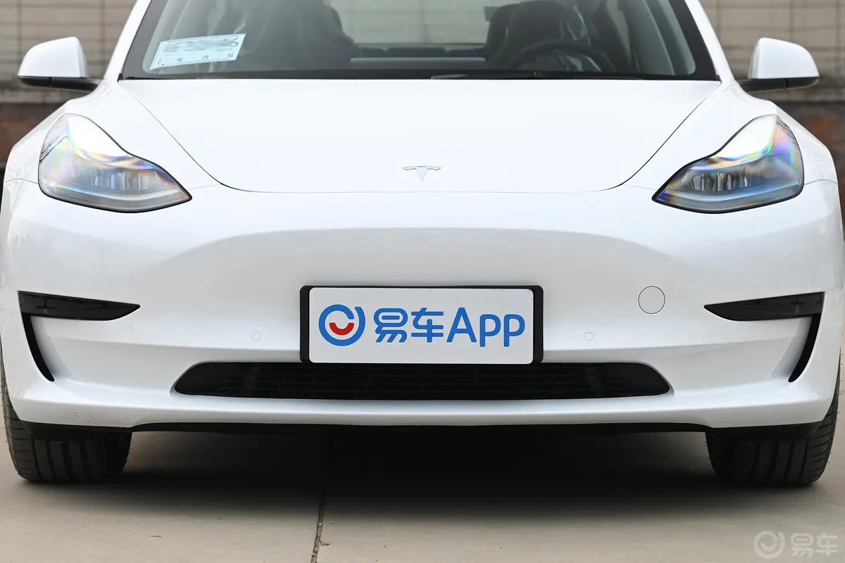 Model 3556km 后轮驱动版外观细节