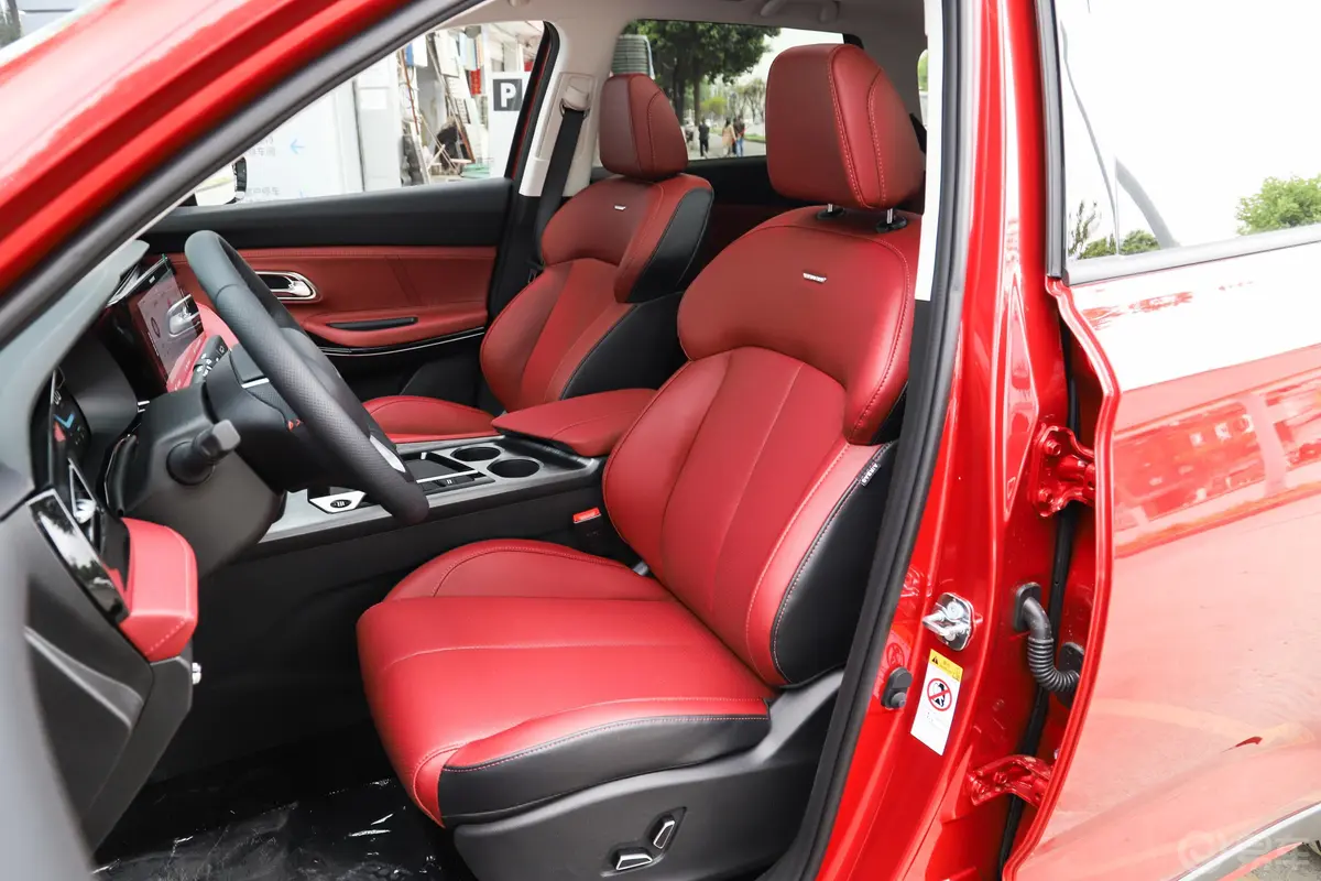 长安欧尚X7 PLUS蓝鲸版 1.5T 双离合红版 5座驾驶员座椅