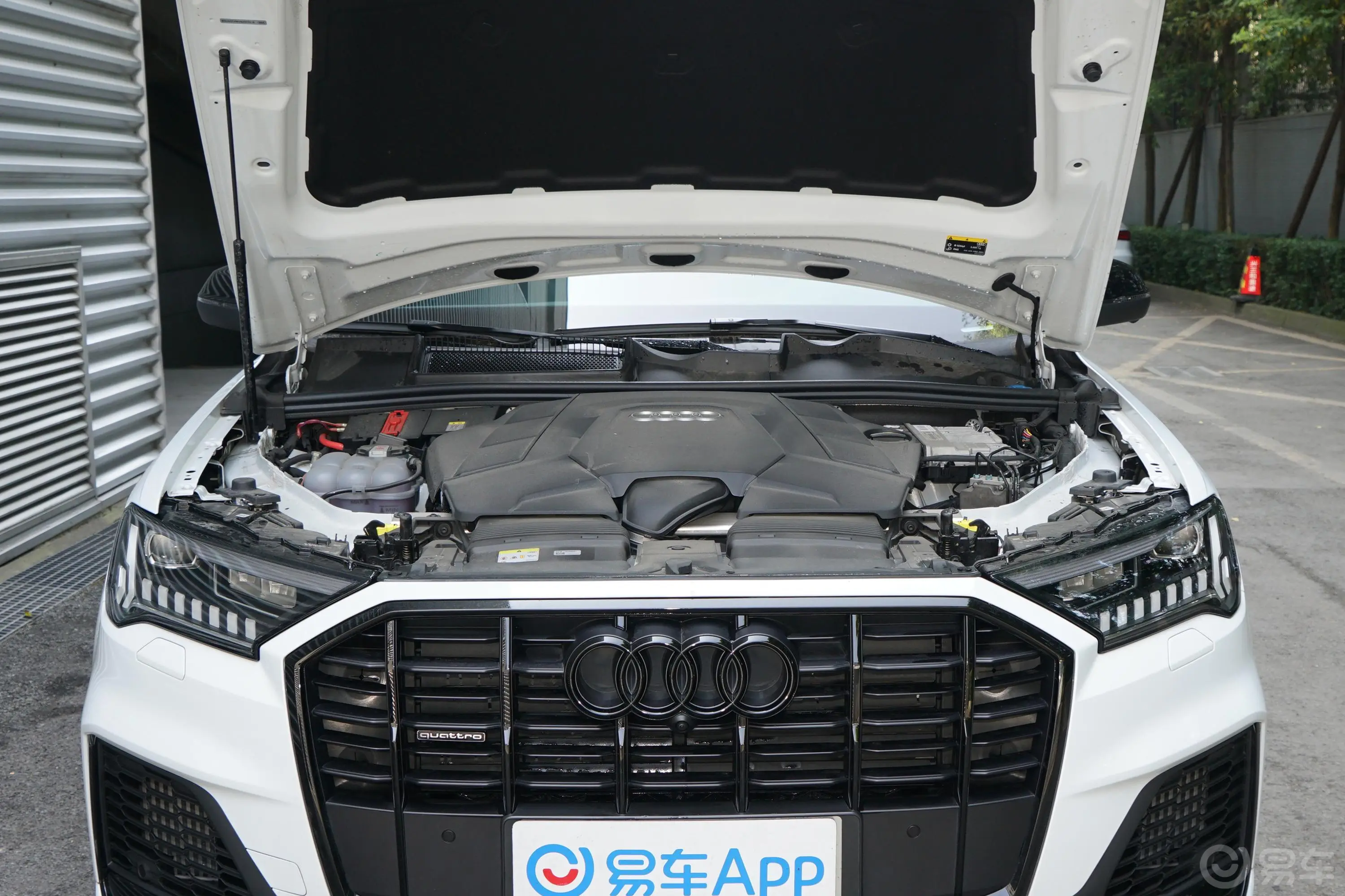 奥迪Q755 TFSI quattro S line冰雪运动型外观