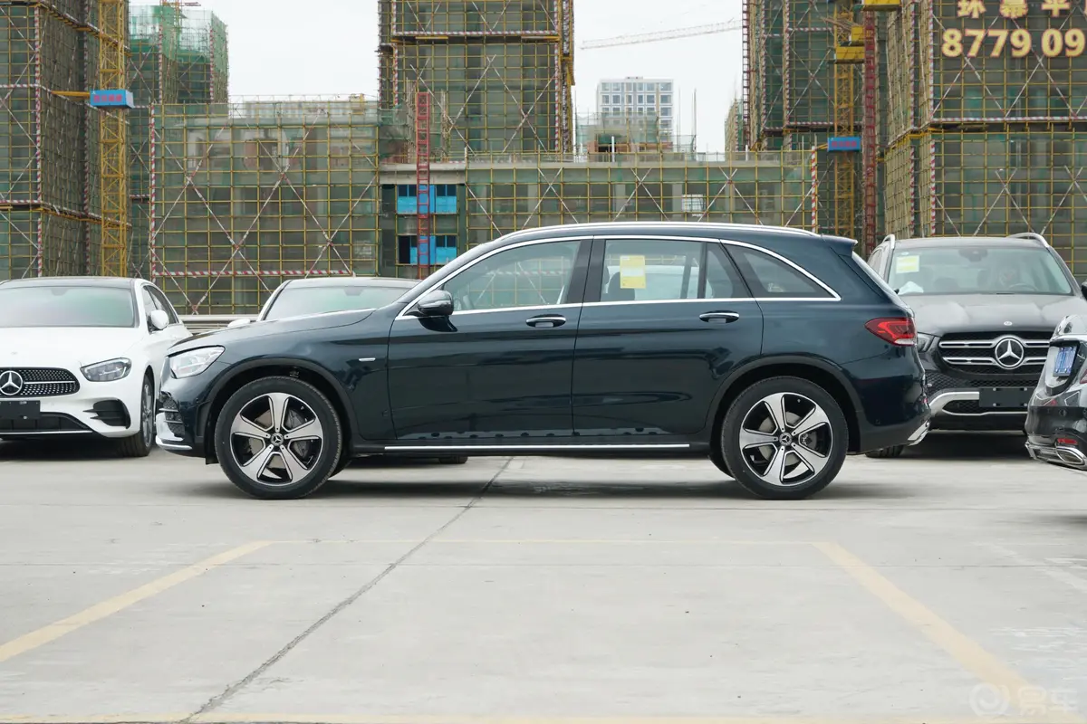 奔驰GLCGLC 300 L 4MATIC 动感型臻藏版外观