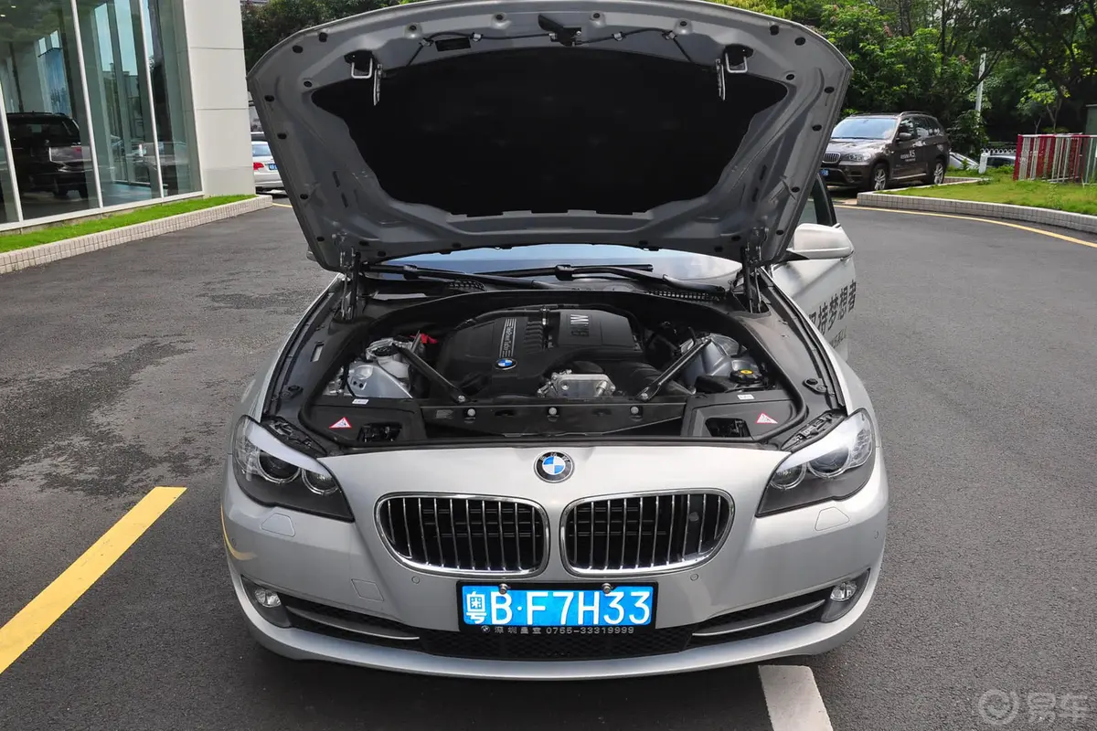 宝马5系535Li 行政型外观