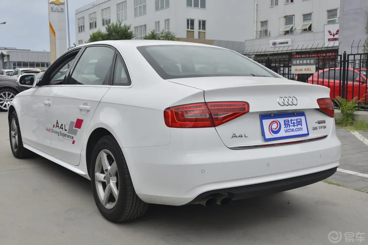 奥迪A4L35 TFSI 自动 标准型外观