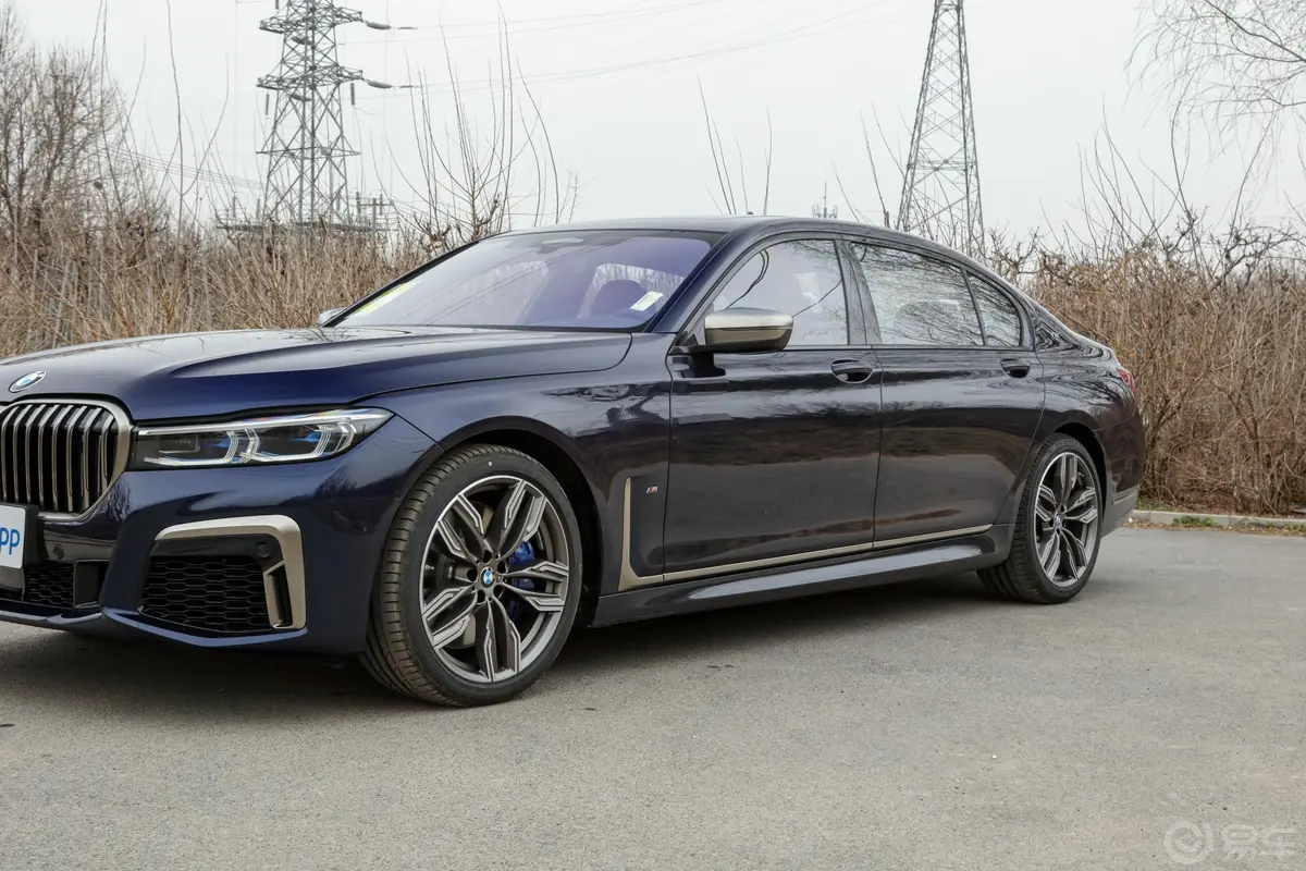 宝马7系M760Li xDrive V12 运动套装外观