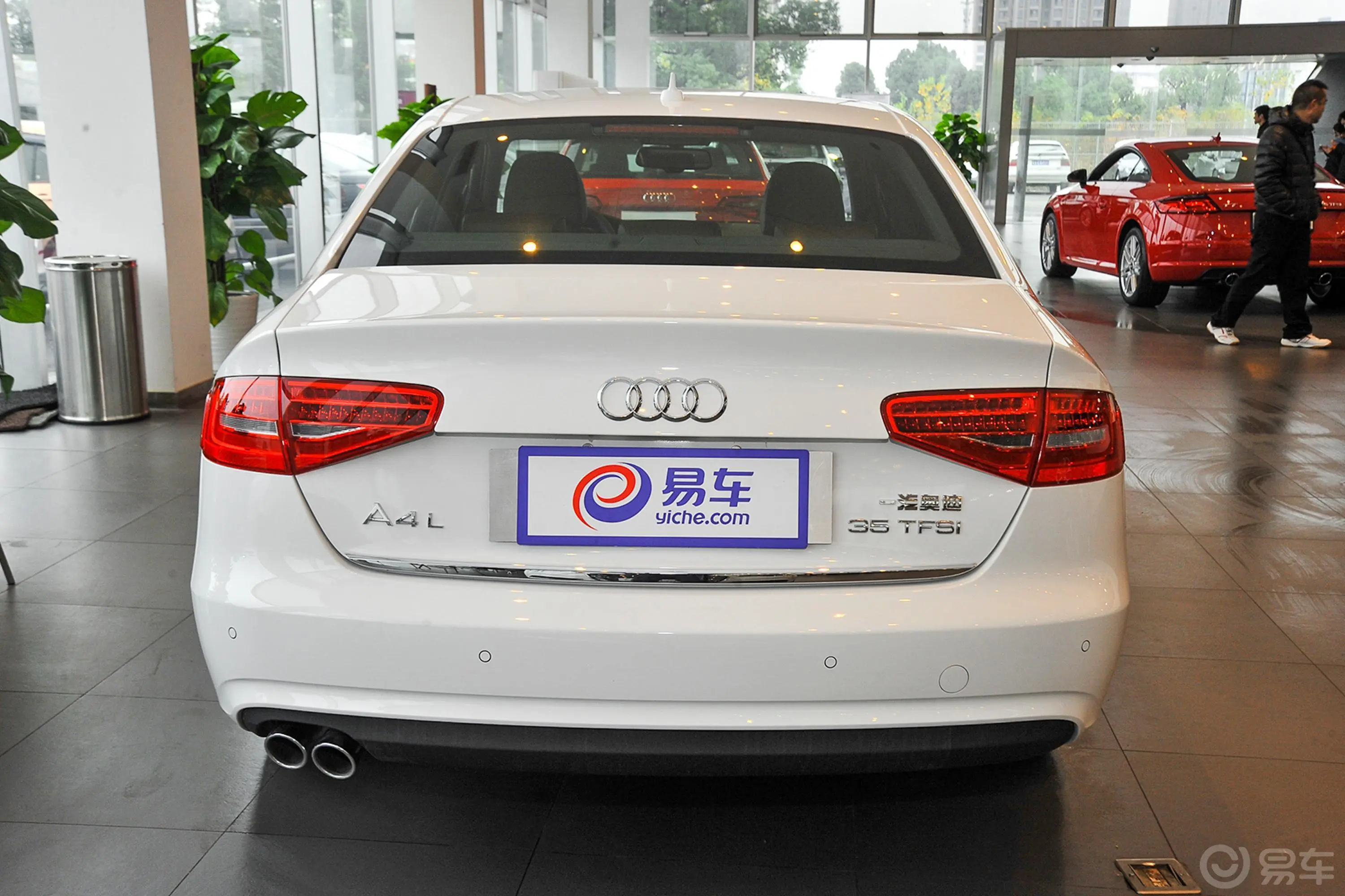 奥迪A4L35 TFSI 自动 技术型外观