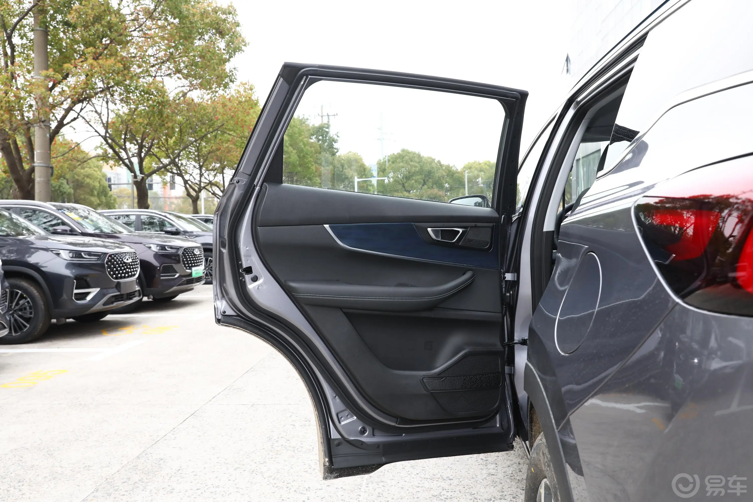 瑞虎7 PLUS鲲鹏版 1.6T 双离合尊贵型+驾驶员侧后车门