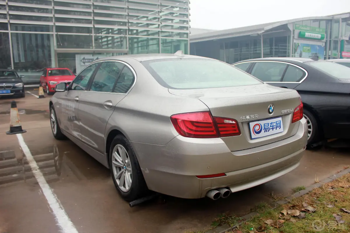 宝马5系525Li  豪华型外观