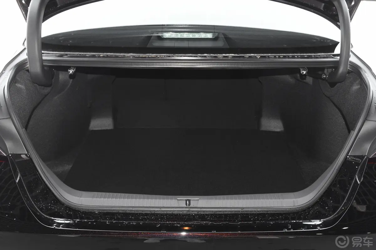 亚洲龙2.5L 手自一体 Touring尊贵版后备厢空间特写